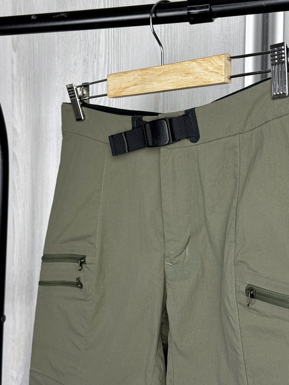 Arc'teryx Arc’teryx khaki green vintage 00s hiking women’s shorts 29 Size 29" - 9 Thumbnail