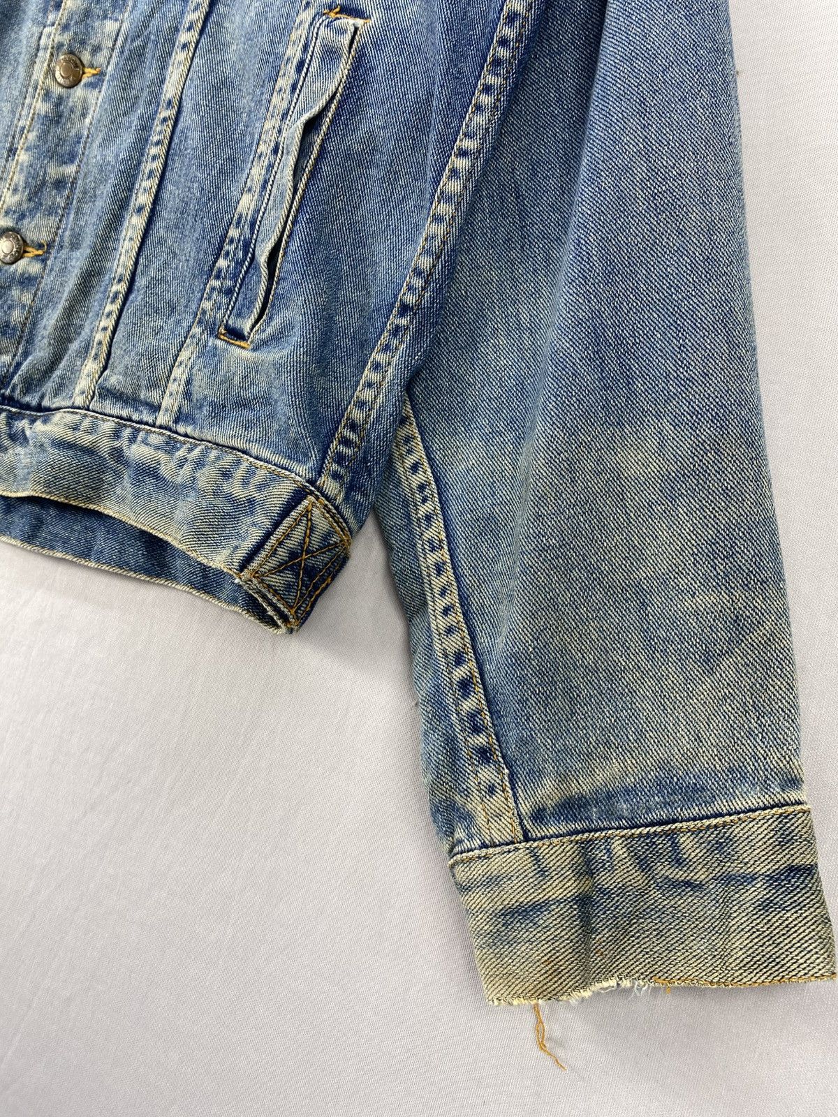 Uniqlo Vintage Uniqlo Trash Denim Trucker Jacket Size US L / EU 52-54 / 3 - 3 Thumbnail