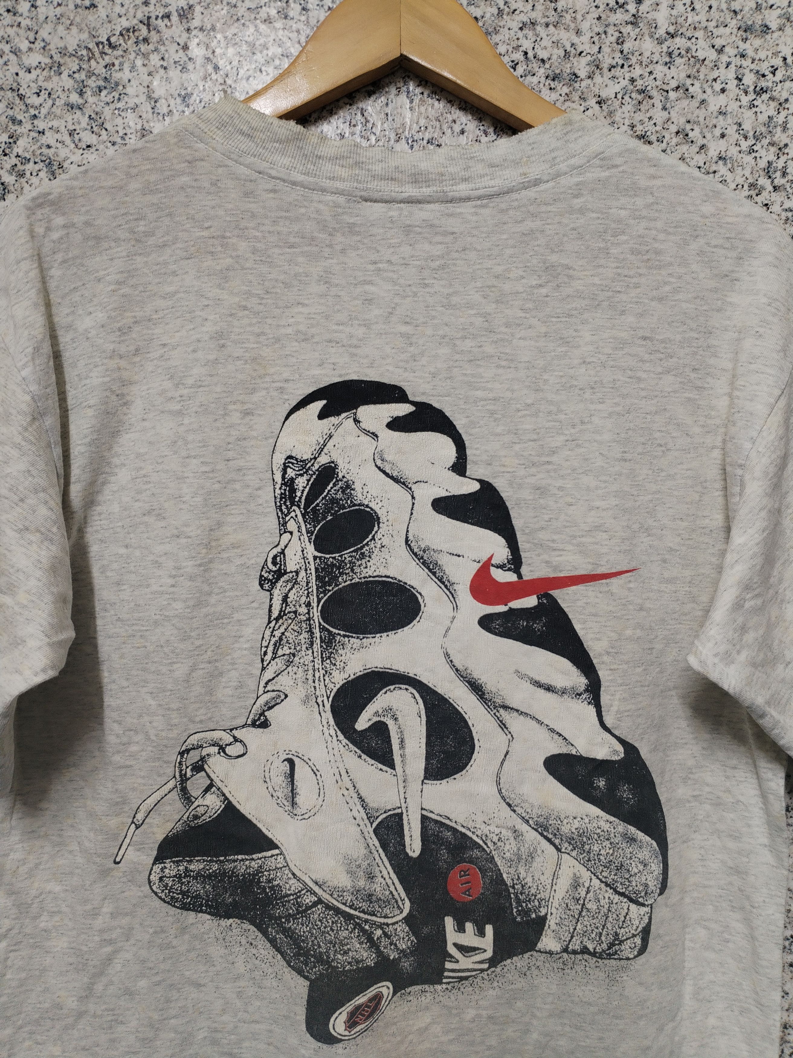 Nike Thrashed Sun Faded Nike Shirt Distressed Grunge Band Size US M / EU 48-50 / 2 - 3 Thumbnail