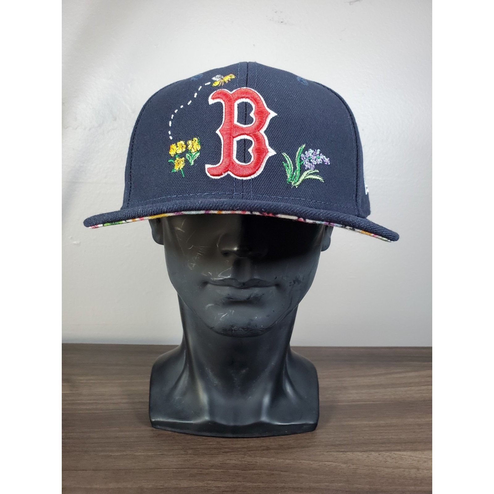 MLB × New Era Boston Red Sox Watercolor Floral Fitted Hat Cap Size 7 5/8 Size 40 - 4 Thumbnail