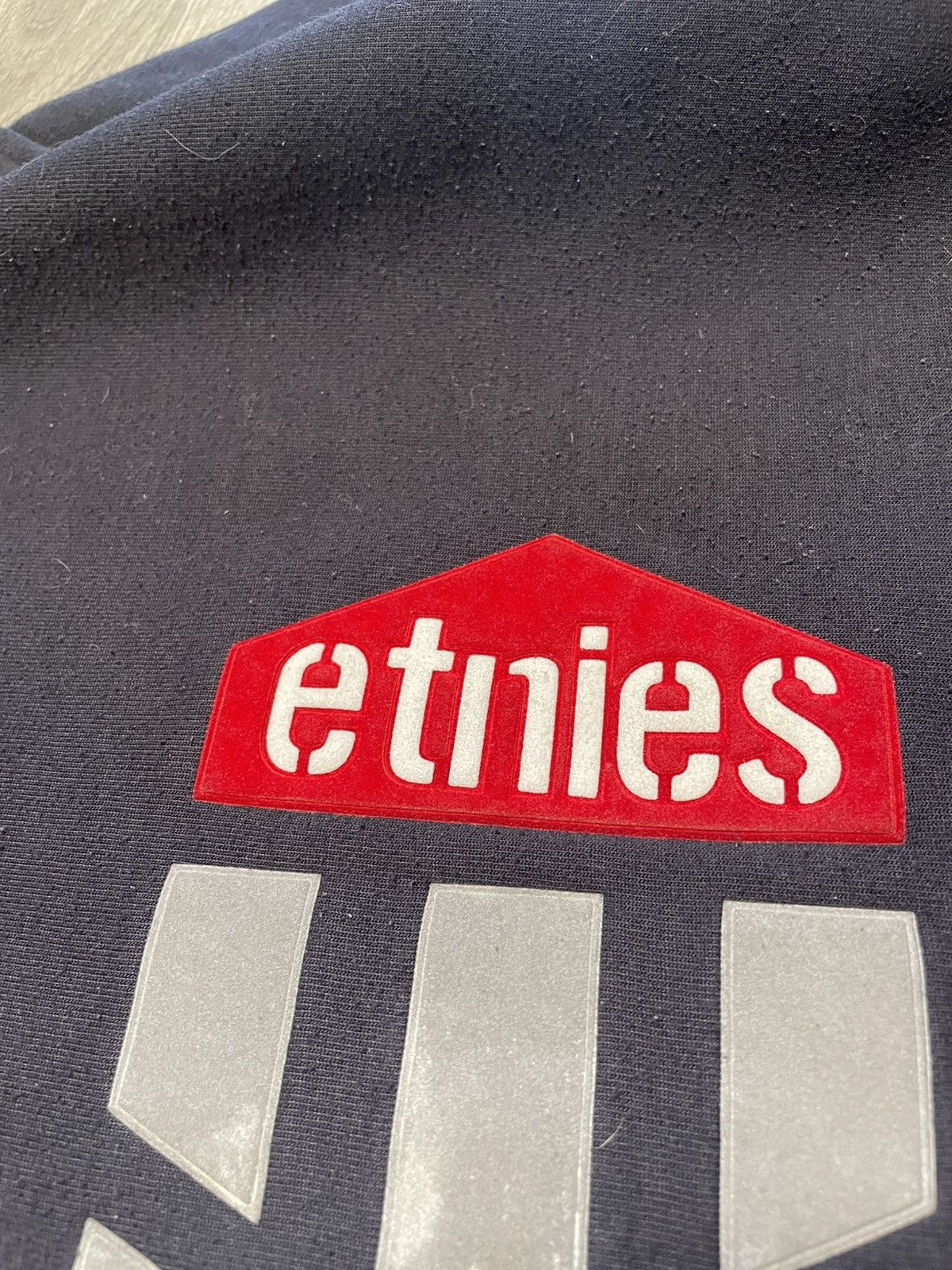 Etnies Vintage Etnies Skateboarding Hoodie 90s Size US M / EU 48-50 / 2 - 10 Thumbnail