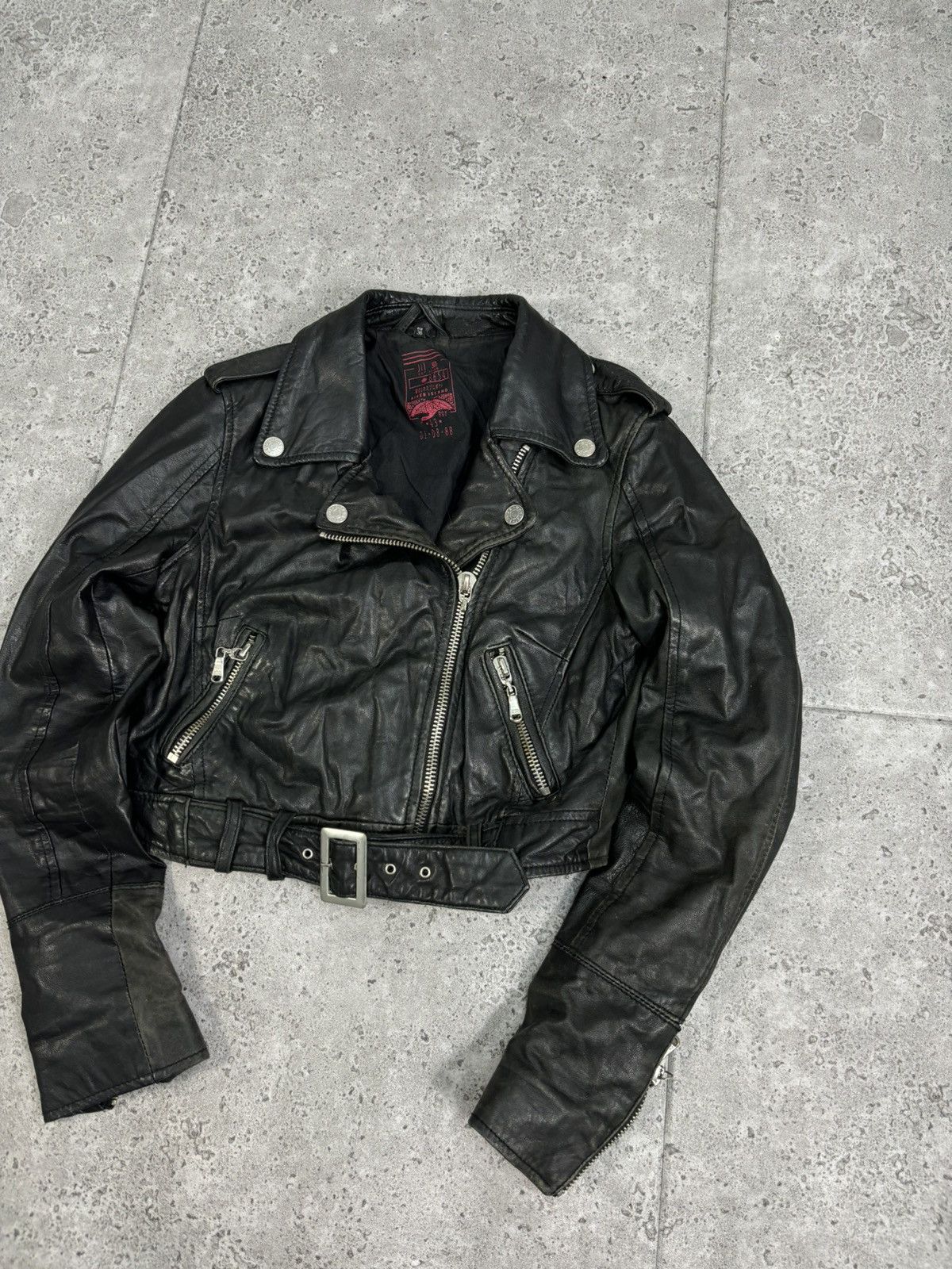 Japanese Brand × Vintage 2000s Japan Cropped Faded Distressed Leather Bomber Jacket Size S / US 4 / IT 40 - 3 Thumbnail