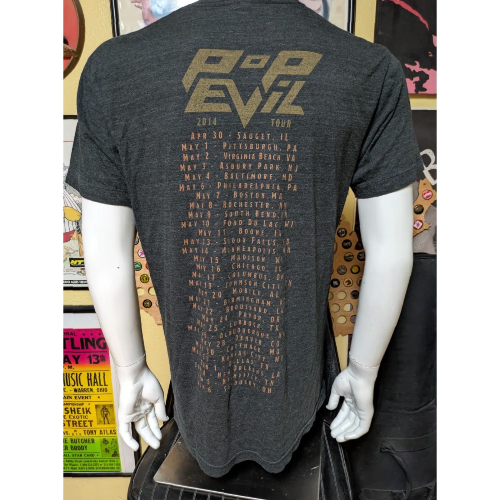 American Apparel Pop Evil T-Shirt Concert Tour Raised On Rock N Roll Band Large Black Men 2014 Muskegon MI American Apparel Shirt Graphic Tee Music Shirt Size US L / EU 52-54 / 3 - 3 Thumbnail