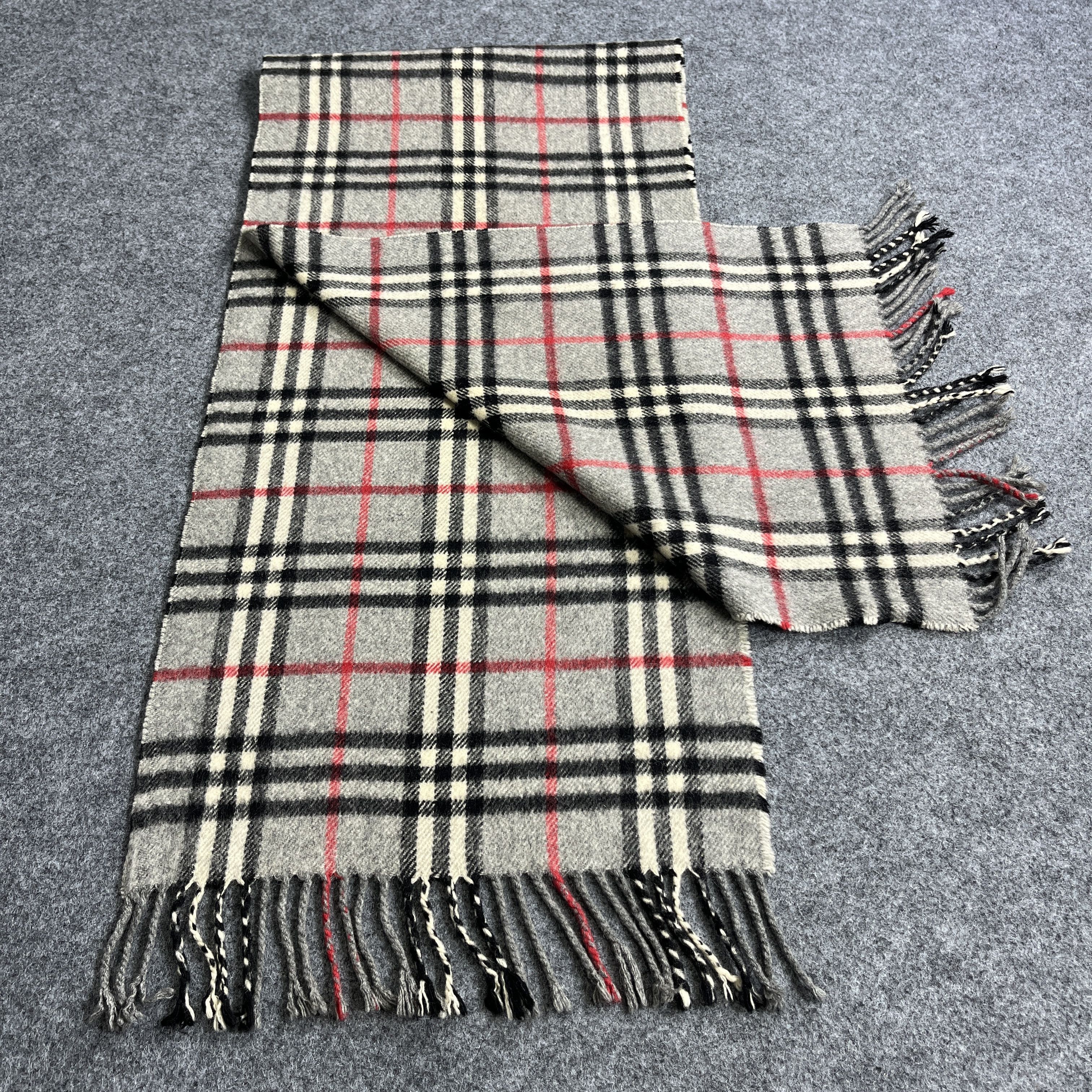 Burberry Burberry Scarf / Muffler / Neckwear T1517 Size ONE SIZE - 3 Thumbnail