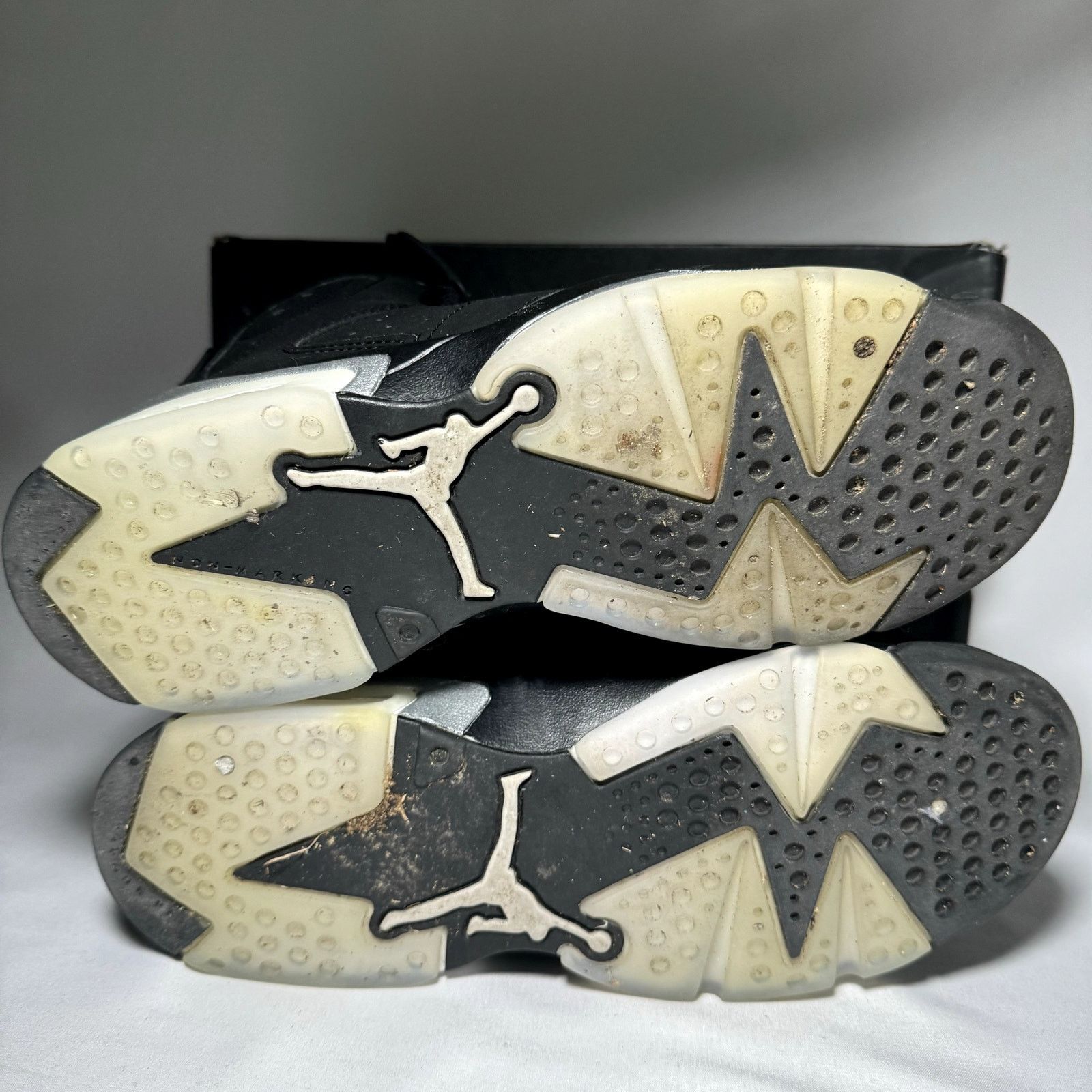 Jordan Brand × Nike Size 7 - Nike Air Jordan 6 Retro GS Chrome 2022 Men's Shoes Size US 7 / EU 40 - 6 Thumbnail