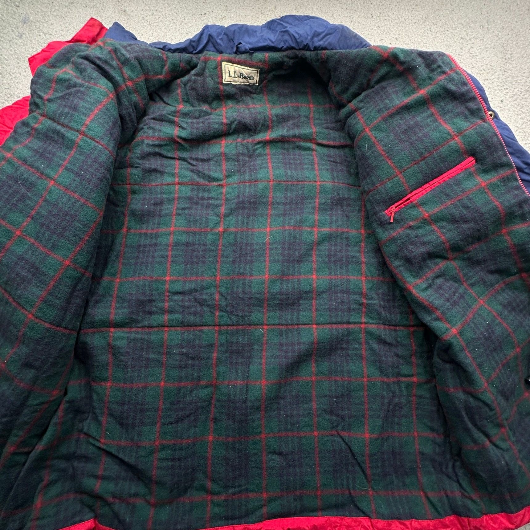 Vintage VINTAGE LL Bean Flannel Plaid Lined Parka Jacket Mens 2XL Red Pockets Red Green Coat, Overcoat, Long, Polyester, Zip, Casual, Travel, 80s 90s Mens Size US XXL / EU 58 / 5 - 7 Thumbnail
