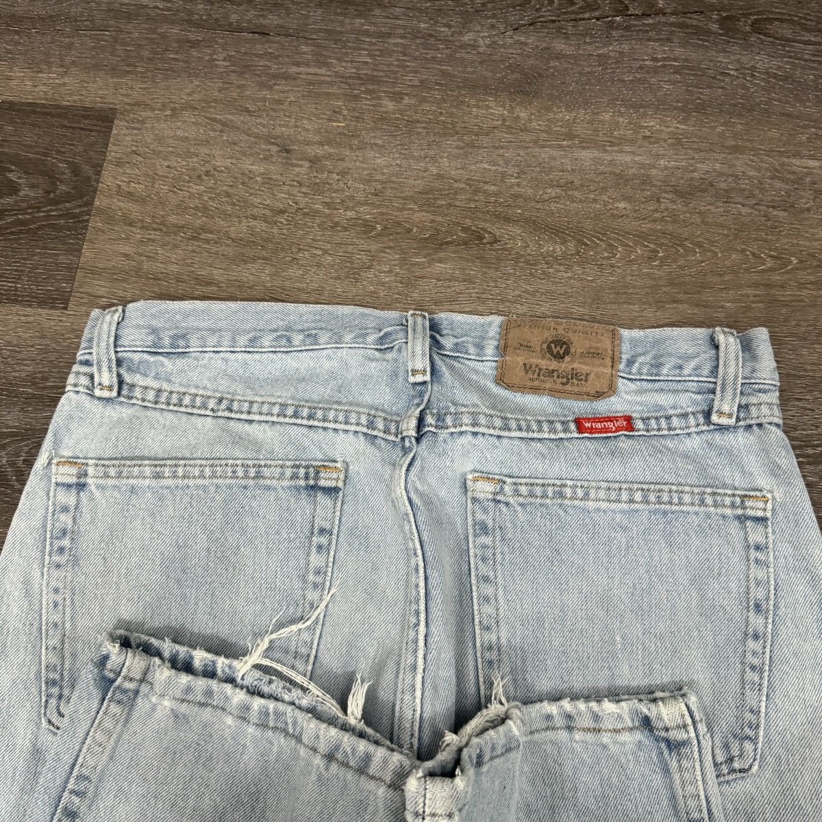 StraightFaded × Vintage × Wrangler Vintage Y2K Wrangler faded distressed essential jeans wide Size US 33 - 3 Thumbnail