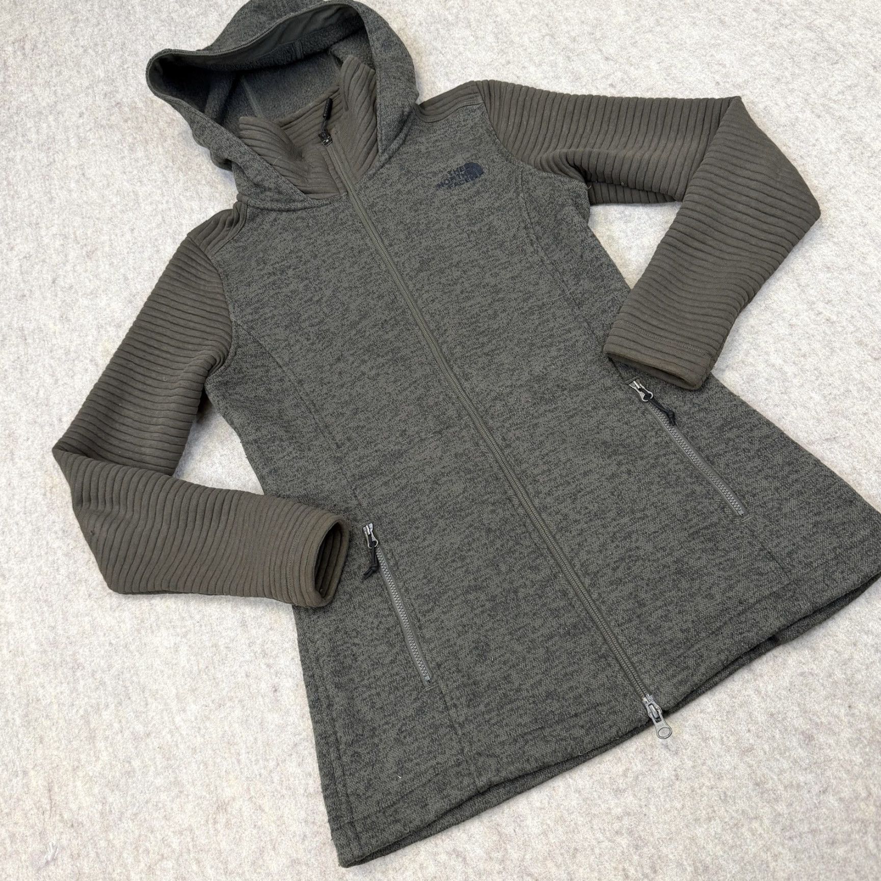 The North Face The North Face Jacket Womens Small Gray Fleece Hooded Full Zip Ribbed Sleeves Size S / US 4 / IT 40 - 2 Thumbnail