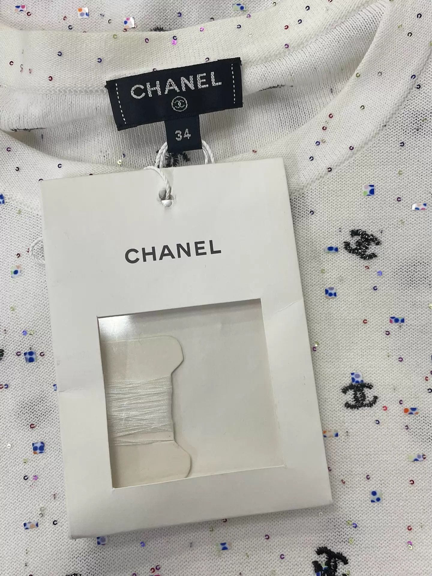 Chanel Chanel White Sequin Full Logo Starry Top Size 34 Size XS / US 0-2 / IT 36-38 - 4 Thumbnail