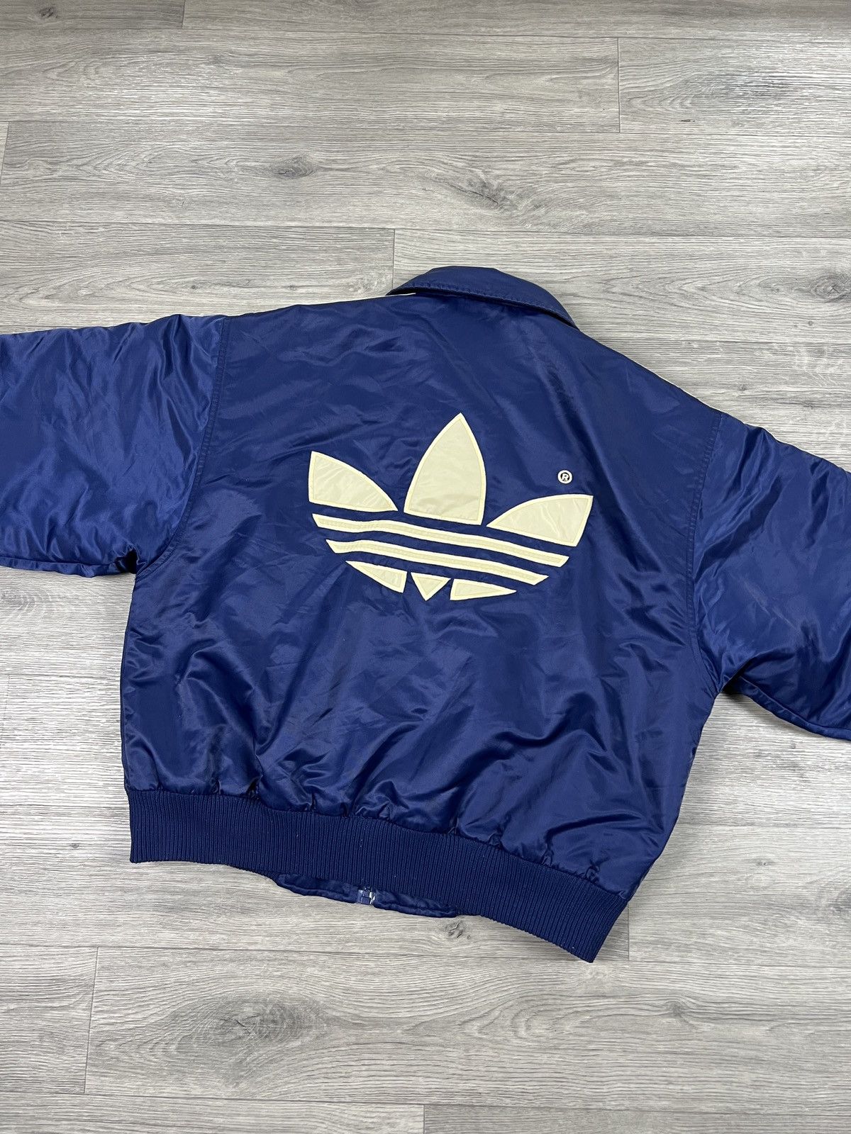 Adidas Rare Adidas vintage Bomber Jacket mens size S Size US S / EU 44-46 / 1 - 8 Thumbnail