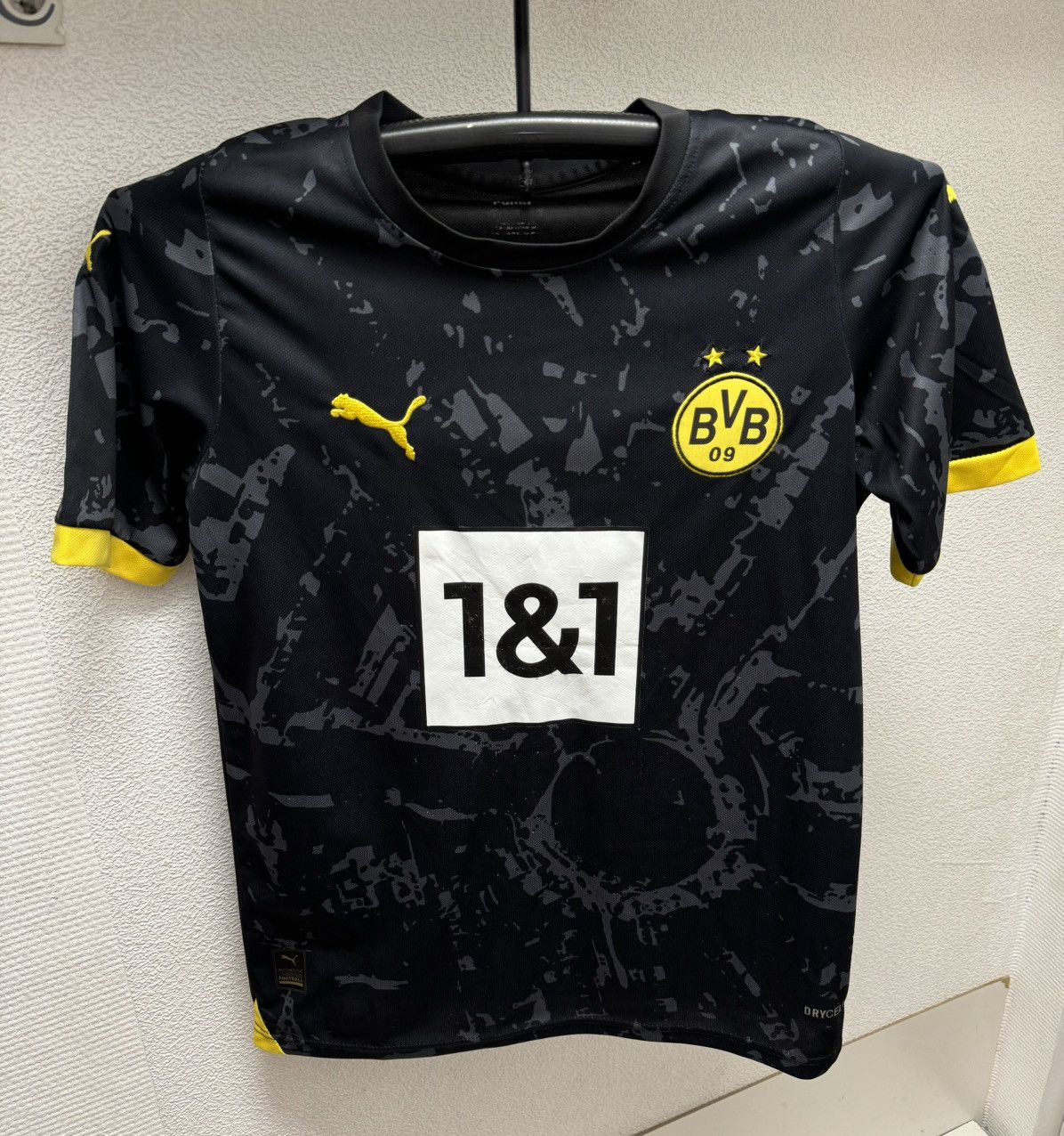 Puma Adeyemi 27 Borrusia Dortmund BVB soccer jersey M-L sz Size US M / EU 48-50 / 2 - 2 Thumbnail