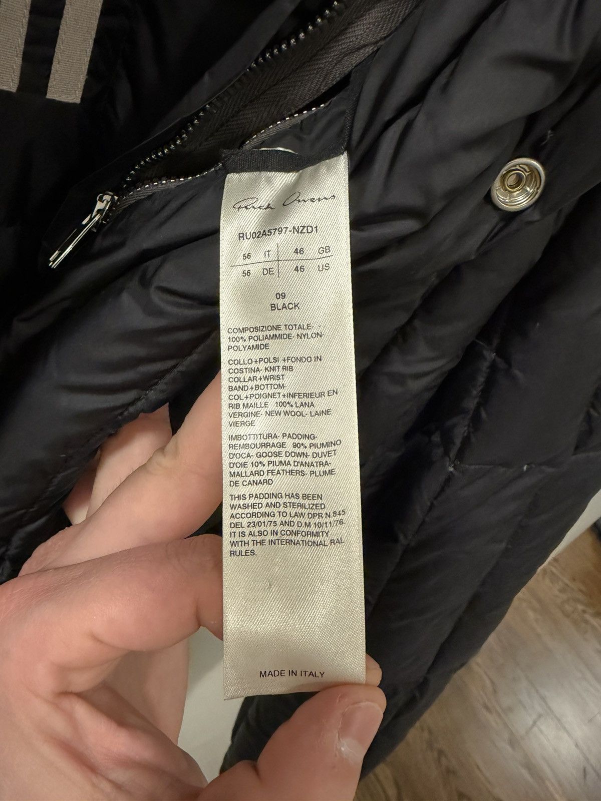 Rick Owens Rick Owens Puffer Bomber in Black Size US XL / EU 56 / 4 - 5 Thumbnail