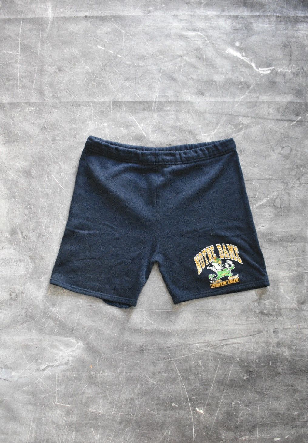 NCAA Vintage 90s Norte Dame University Sweatshorts (M) Size US 33 - 1 Thumbnail