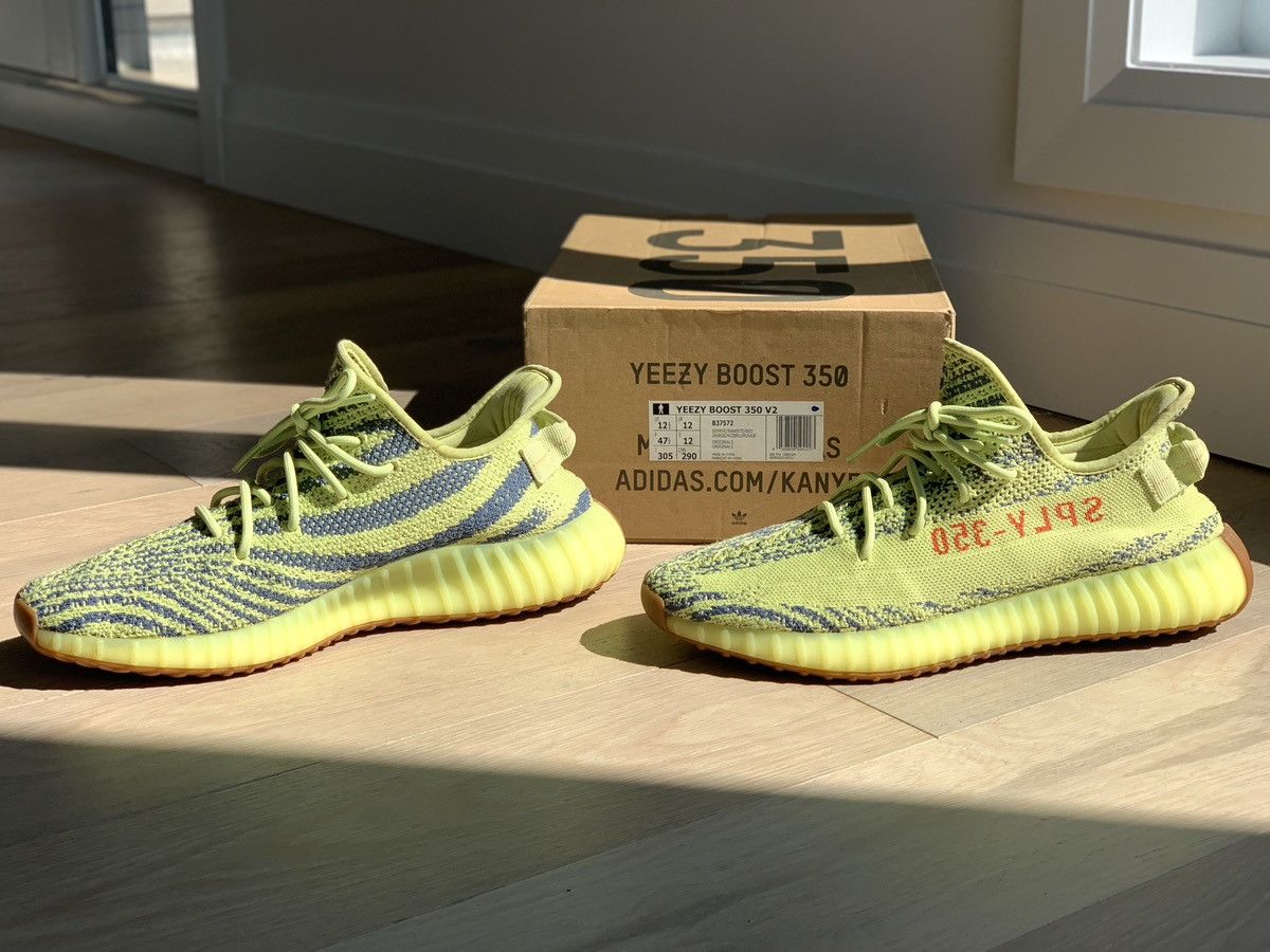 Size Yeezy 350 V2 Frozen Yellow