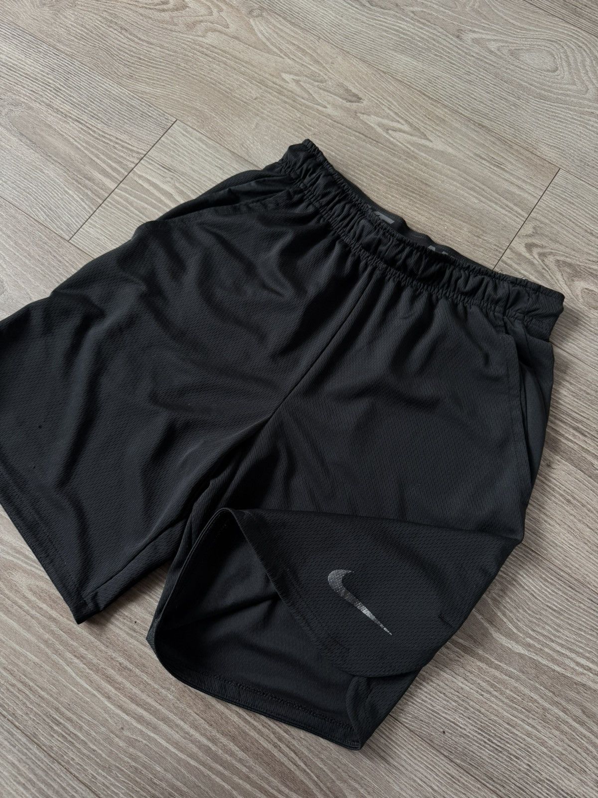 Nike Nike Running Division Reflective Swoosh Dri-Fit ADV 4 Shorts Size US 32 / EU 48 - 2 Thumbnail