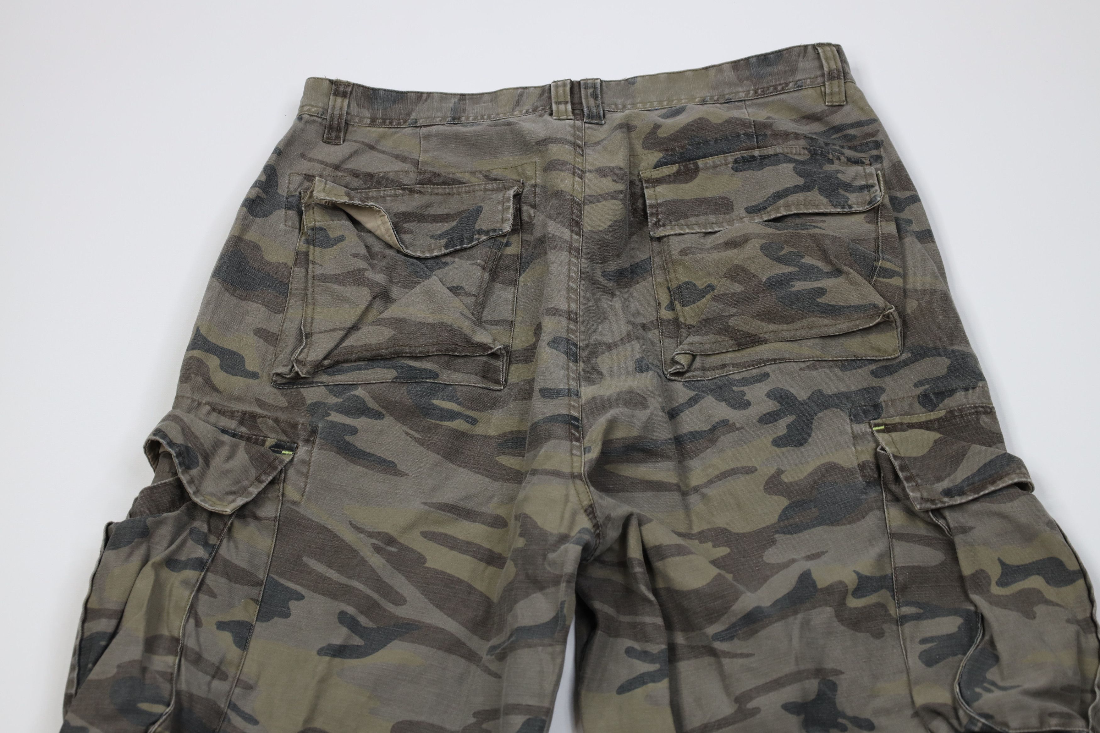 Vintage Vintage Y2K Streetwear Baggy Wide Leg Cargo Pants Camouflage Size US 34 / EU 50 - 9 Thumbnail