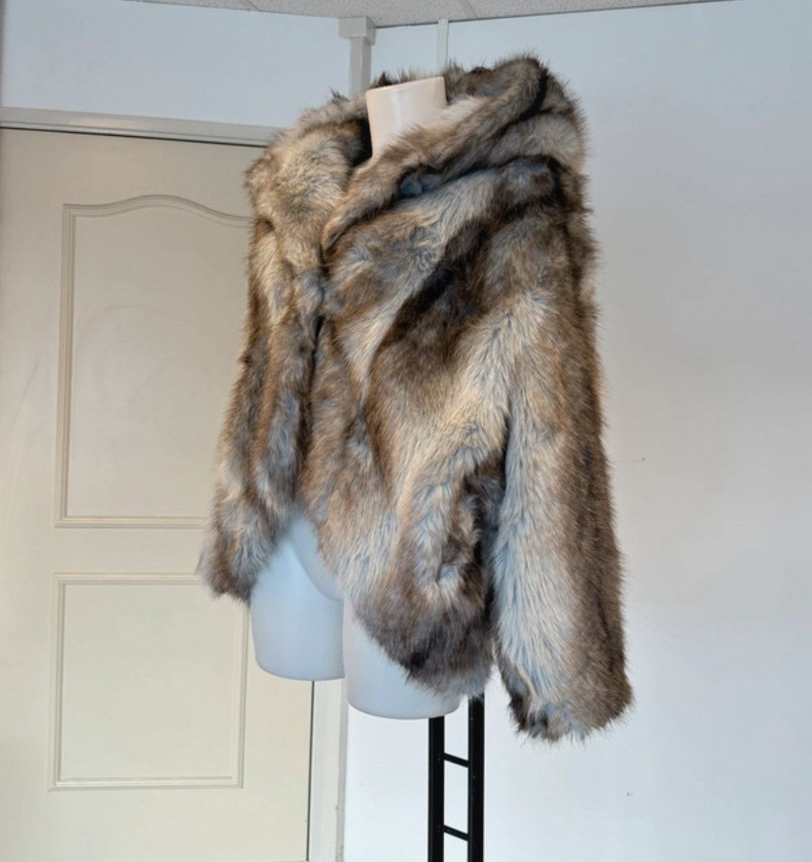 Other Vintage-Style Faux Fur Hooded Coat – Size M Size S / US 4 / IT 40 - 4 Thumbnail
