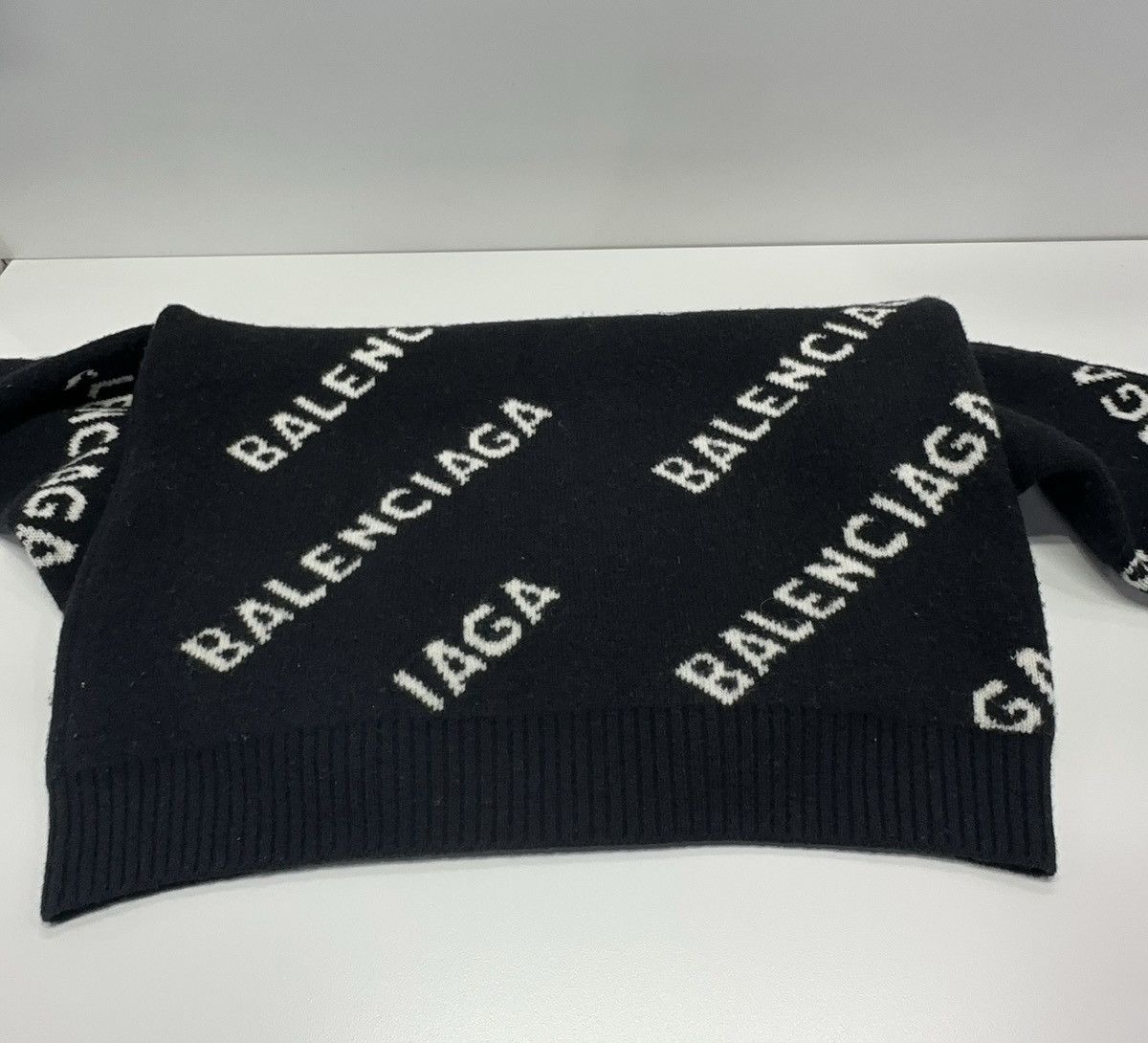 Balenciaga Balenciaga Allover Logo Crewneck sweater Size M / US 6-8 / IT 42-44 - 10 Thumbnail