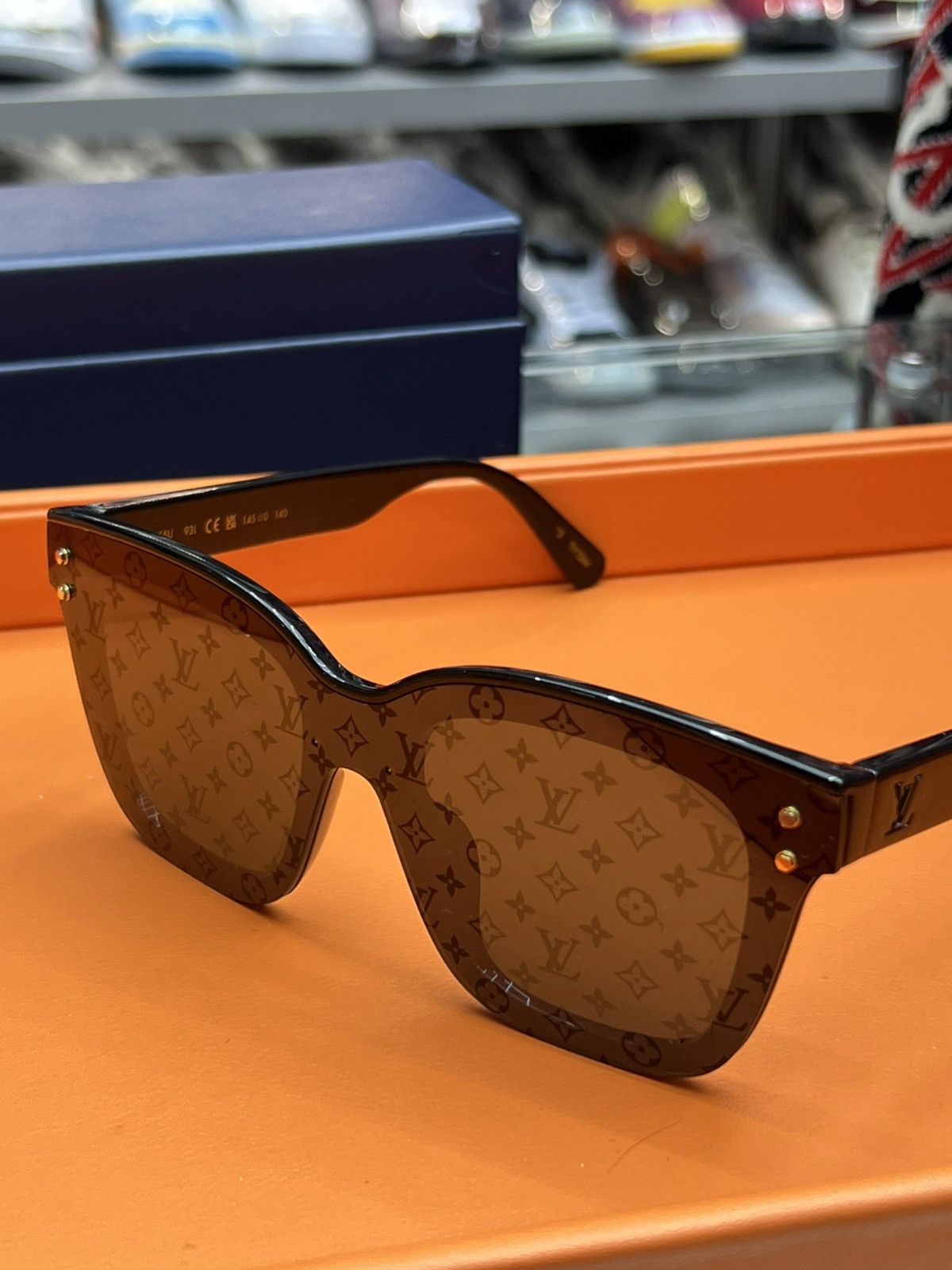 Louis Vuitton Louis Vuitton Waimea Sunglasses Size ONE SIZE - 8 Thumbnail
