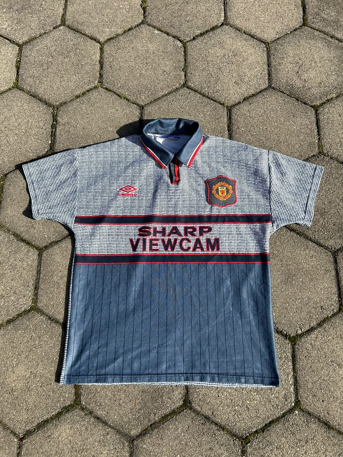 Umbro × Vintage Vintage Umbro Manchester United Jersey 1995 RARE Size US M / EU 48-50 / 2 - 1 Thumbnail