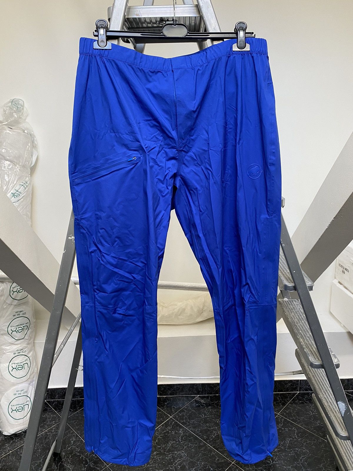 image of Mammut Masao Light Hardshell Unisex Pants in Blue, Men's (Size 42)