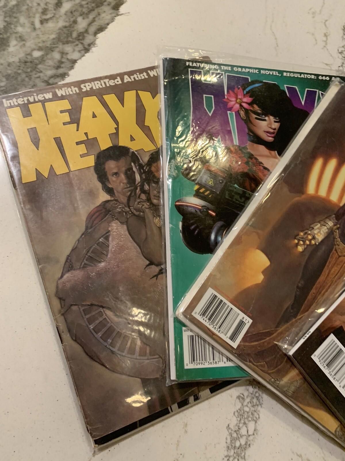 Designer Heavy Metal Magazine 1983- 2018 Lot of 5 Fantasy Collection Size ONE SIZE - 4 Thumbnail