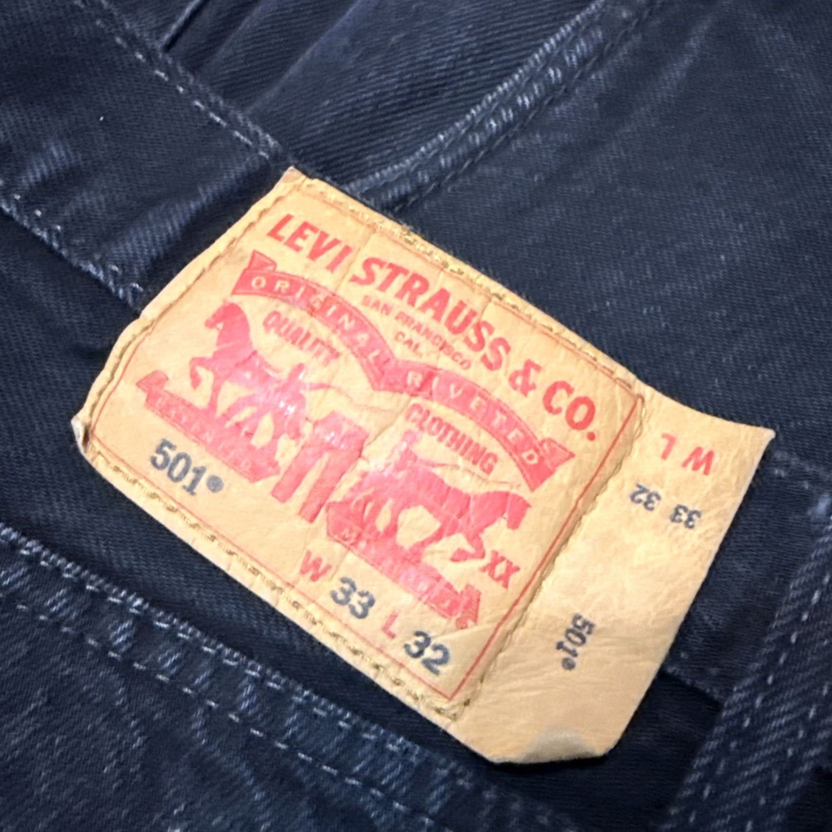 Levi's VINTAGE Levi's 501 Jeans Mens 33x32 Black Button Fly Straight Leg Dark Wash Denim Regular 5-Pocket Logo 90s Punk Rock Mens Size US 33 - 3 Thumbnail