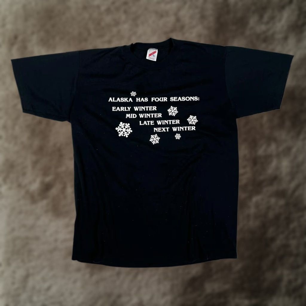 Jerzees VINTAGE Alaska Four Seasons T-Shirt Mens XL Black Short Sleeve Graphic Print Humor Winter Size US XL / EU 56 / 4 - 1 Thumbnail