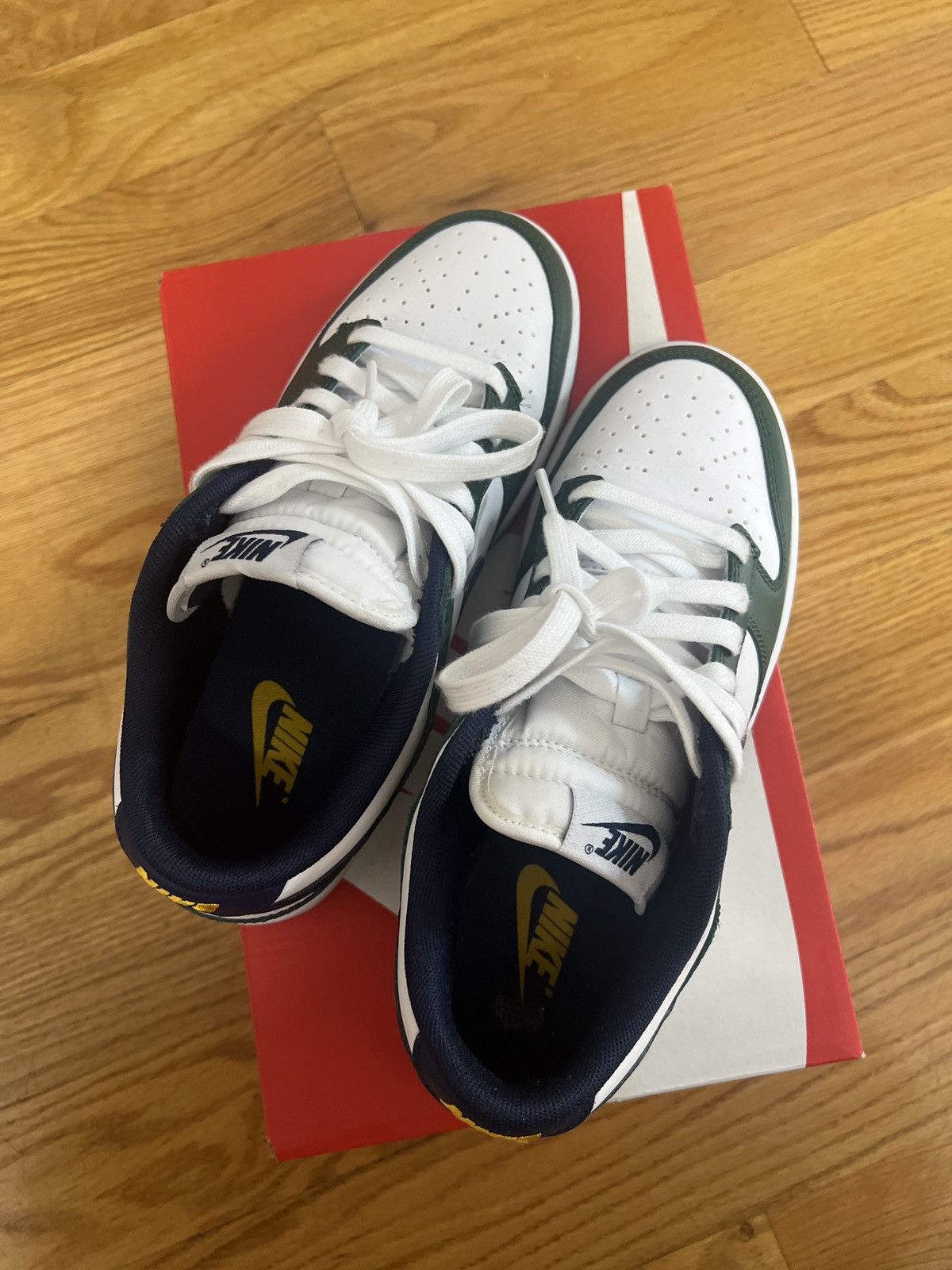 Nike DUNK LOW 'GORGE GREEN' Size US 6.5 / EU 39-40 - 6 Thumbnail