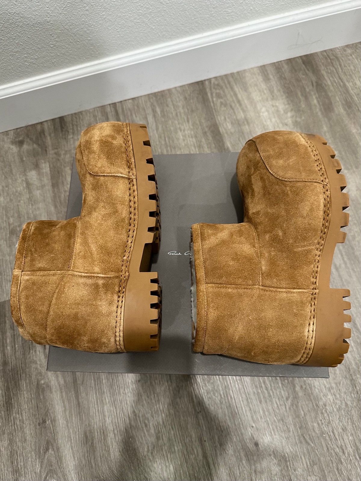 Balenciaga Balenciaga Alaska Brown Fur Low Boots Size US 5.5 / EU 38 - 4 Thumbnail