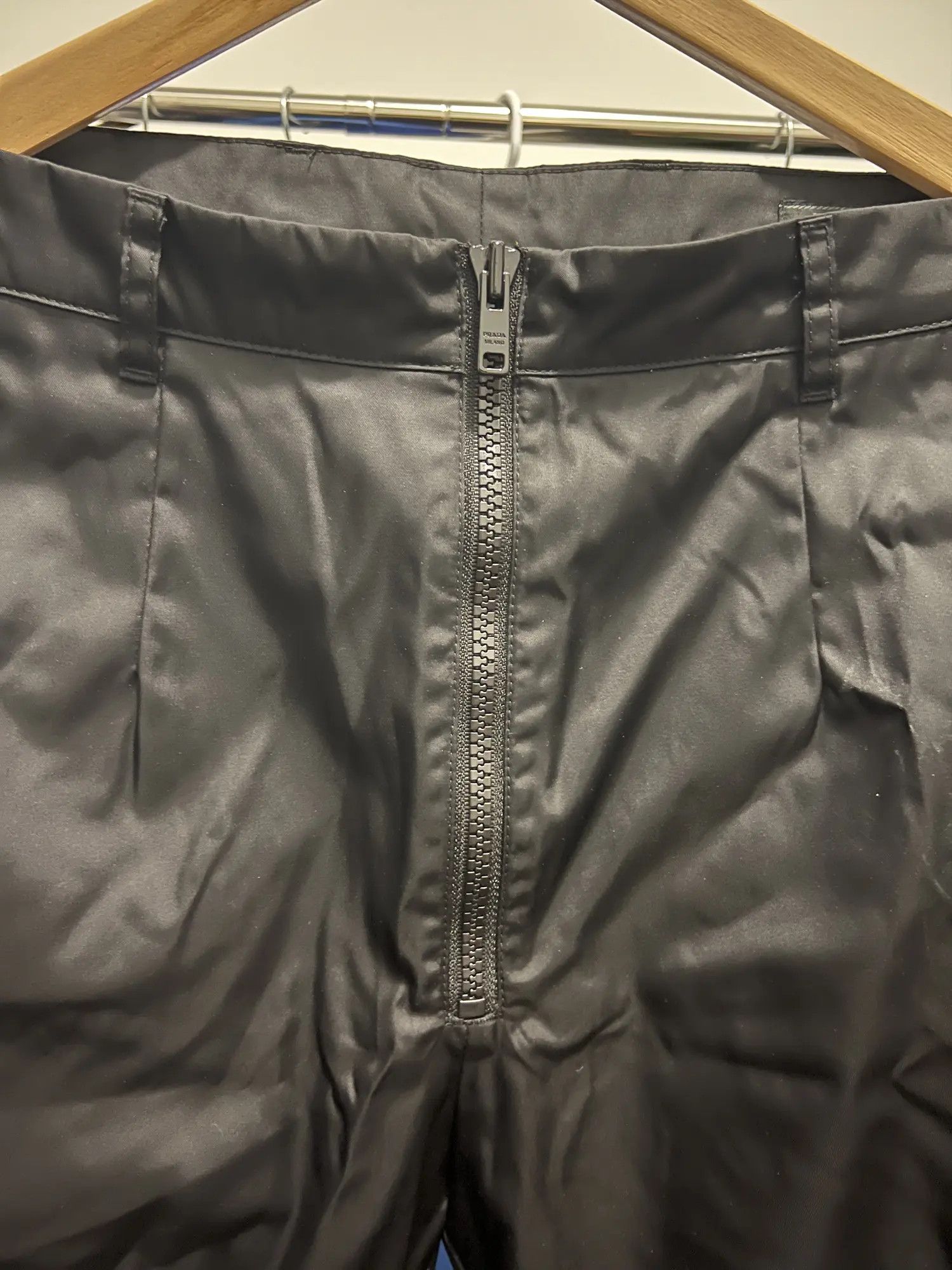 Prada Prada Nylon Pants Size US 32 / EU 48 - 4 Thumbnail