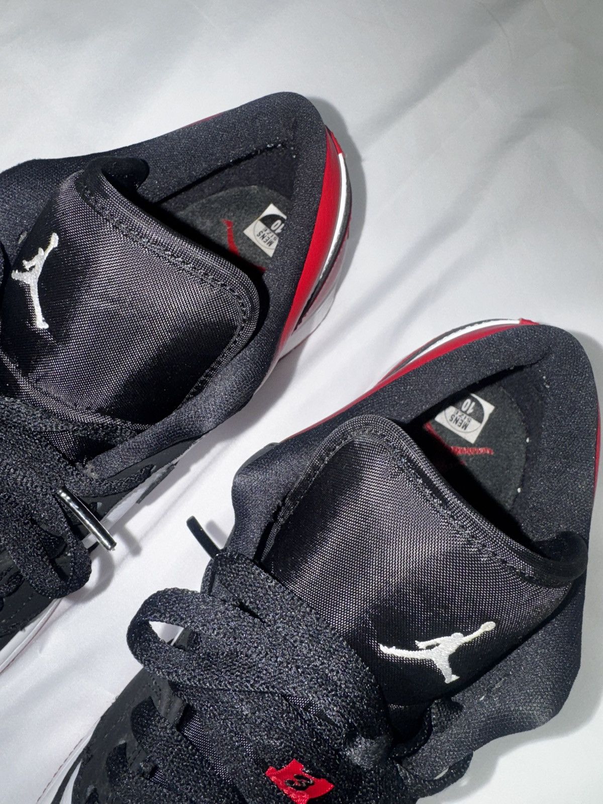 Jordan Brand 2019 jordan 1 black toe Size US 10 / EU 43 - 4 Thumbnail