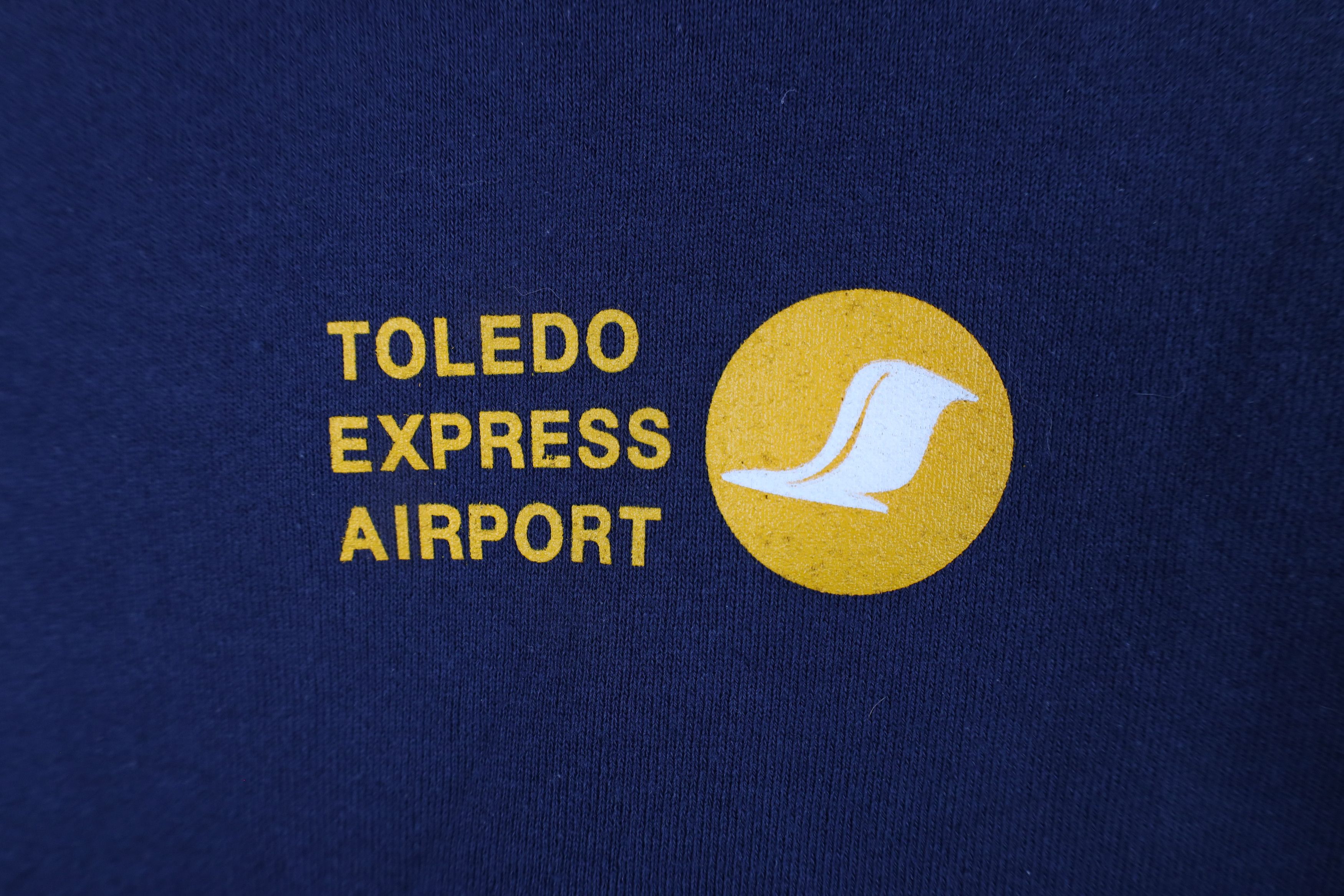Vintage Vintage 90s Out Toledo Express Airport Airplane Sweatshirt Size US XL / EU 56 / 4 - 4 Thumbnail