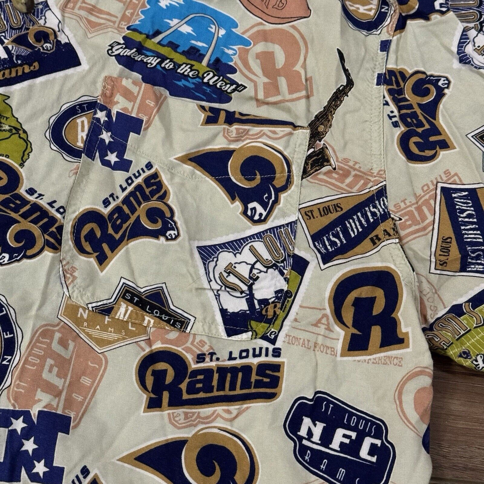 NFL Vintage Y2K St Louis Rams AOP Button Up Shirt Size US L / EU 52-54 / 3 - 2 Thumbnail