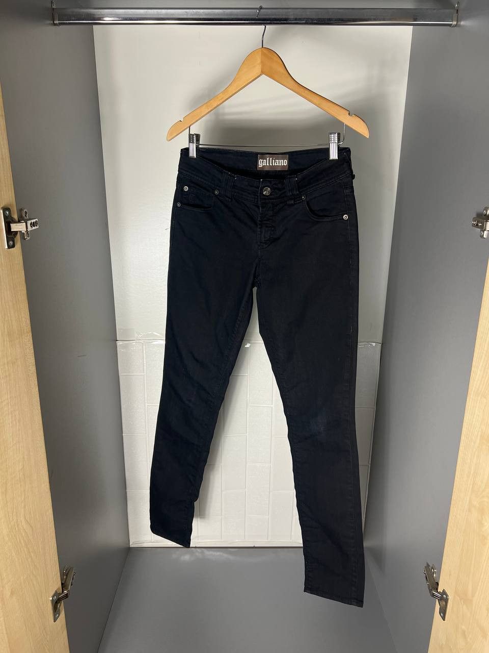 John Galliano VINTAGE JOHN GALLIANO DENIM ITALIAN DESIGNER JEANS SKINNY Size 30" / US 8 / IT 44 - 6 Thumbnail