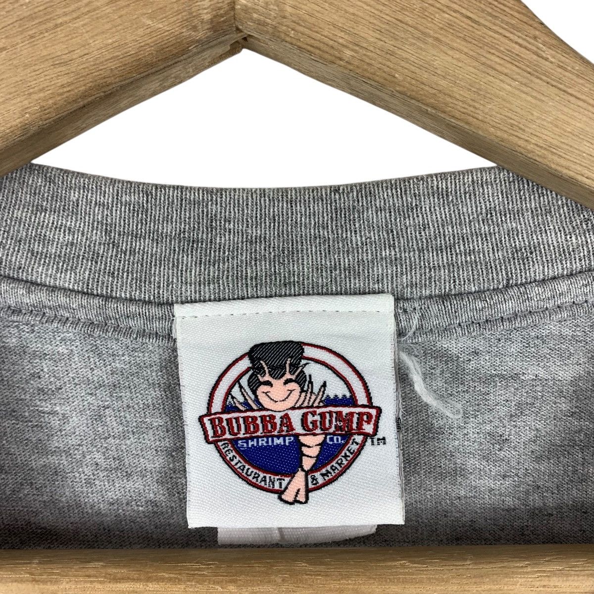 Vintage Vintage BUBBA GUMP SHRIMP company spell out movie tee shirt Size US XL / EU 56 / 4 - 3 Thumbnail