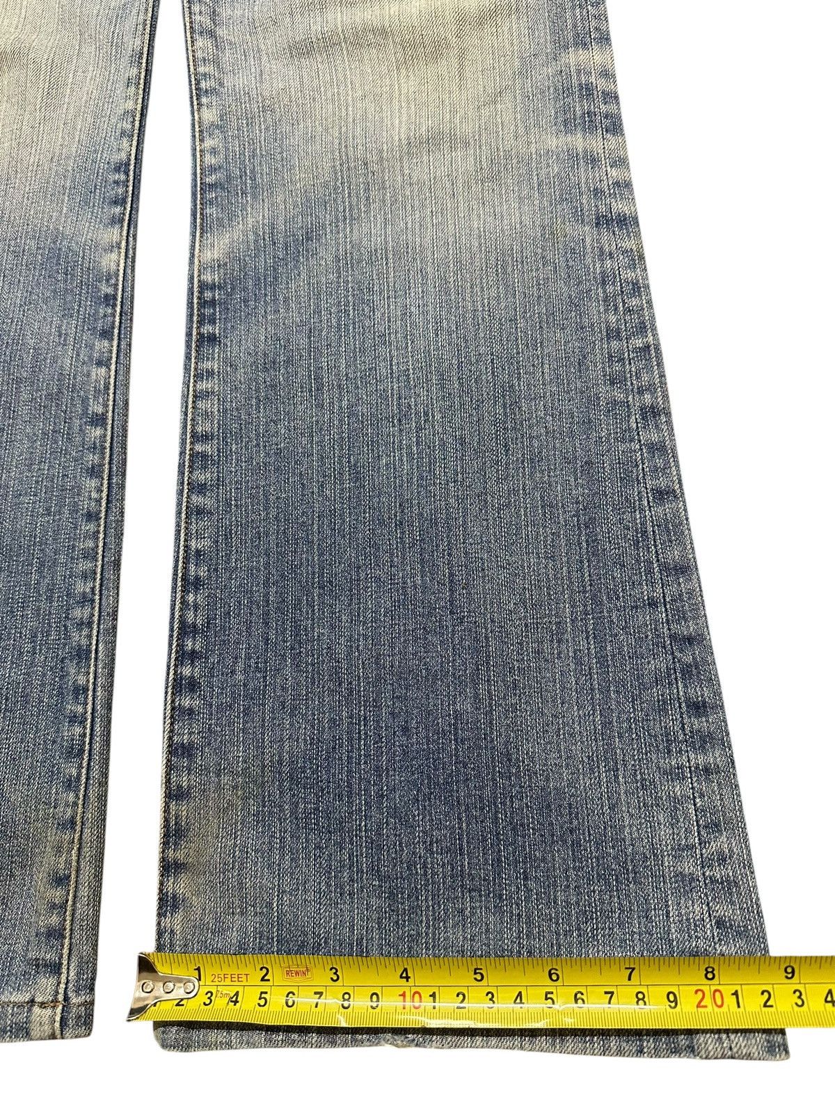Uniqlo Vintage Japanese Uniqlo Blue Faded Wash Style Wide Leg Jeans Size US 28 / EU 44 - 16 Thumbnail
