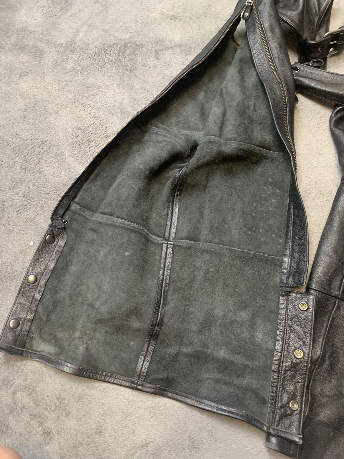 Harley Davidson × Vintage Vintage Harley Davidson Cowboy Cropped Leather Pants Size US 32 / EU 48 - 14 Thumbnail