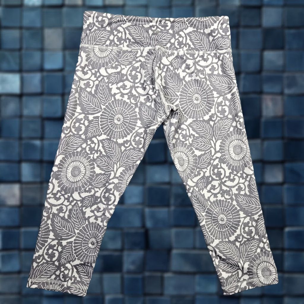 Lululemon Lululemon Wunder Under Crop Floral Printed Legging, Size 10, Multicolor, Skinny, Regular, Pull On, Cropped, Women, Activewear, Leggings Size 32" / US 10 / IT 46 - 1 Thumbnail