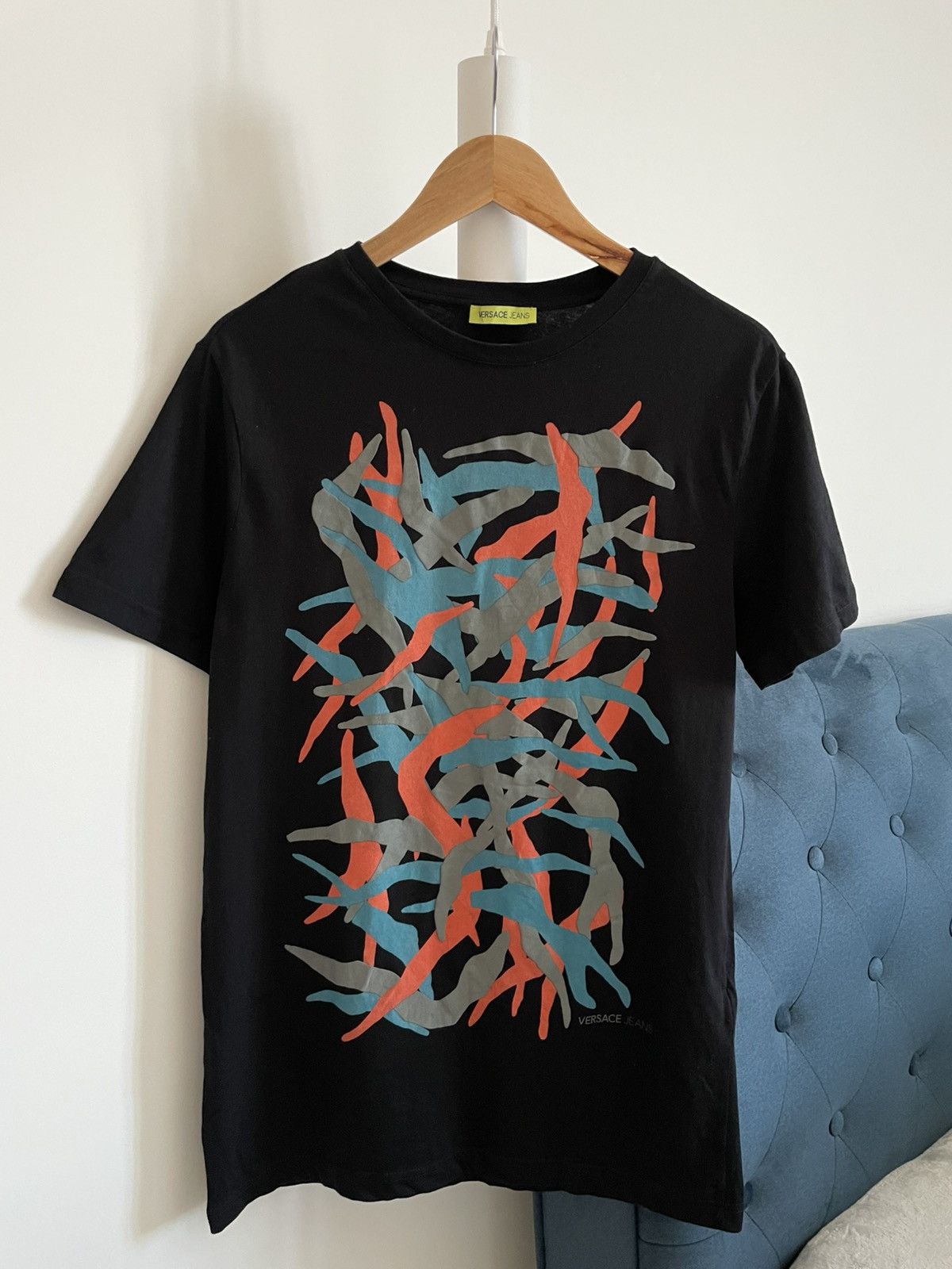 Versace Jeans Couture Versace Jeans Couture Art Logo T-Shirt Luxury RARE Size US L / EU 52-54 / 3 - 1 Thumbnail