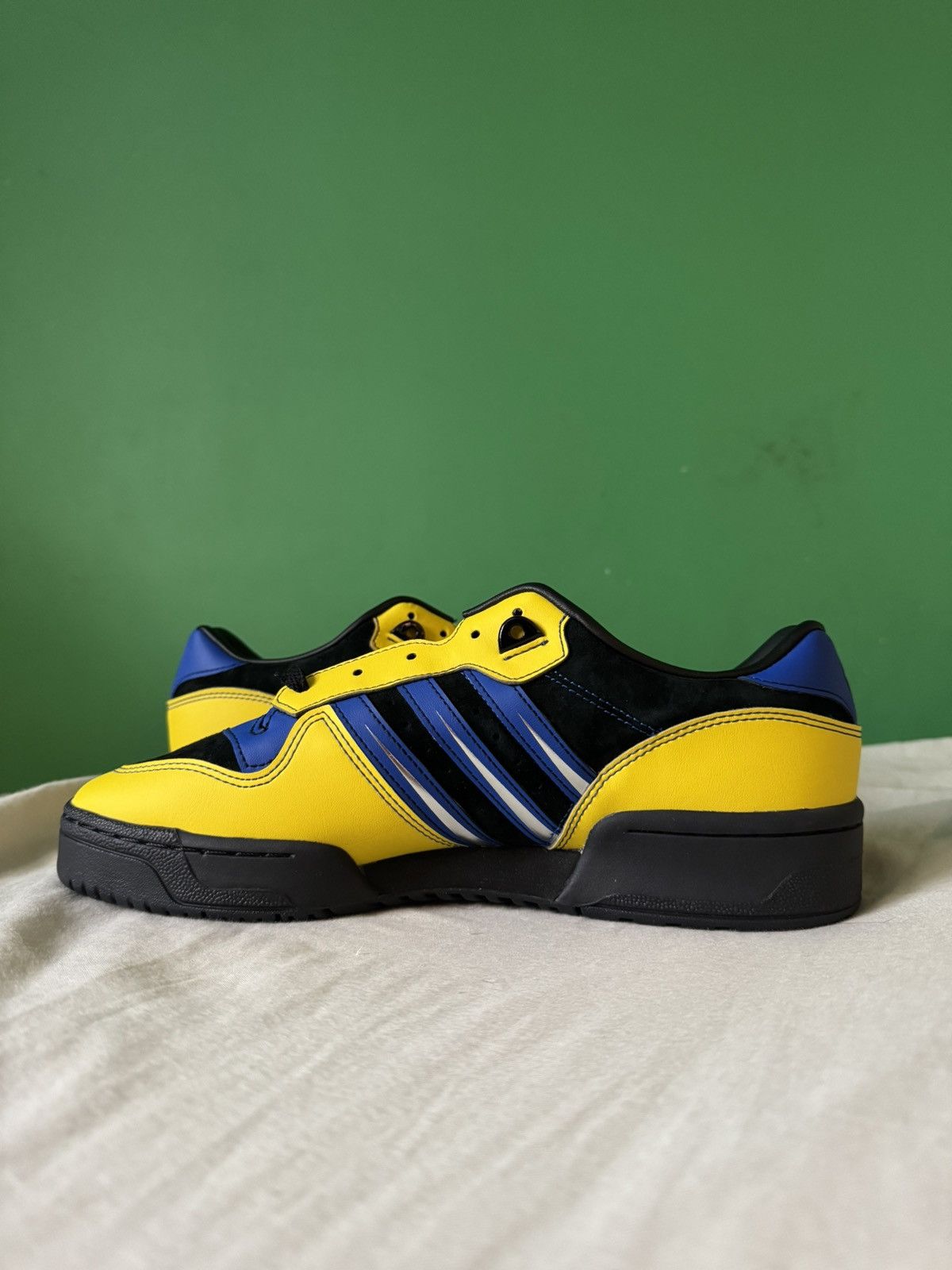 Adidas Adidas rivalry 86 low deadpool 2024 Size US 9 / EU 42 - 2 Thumbnail