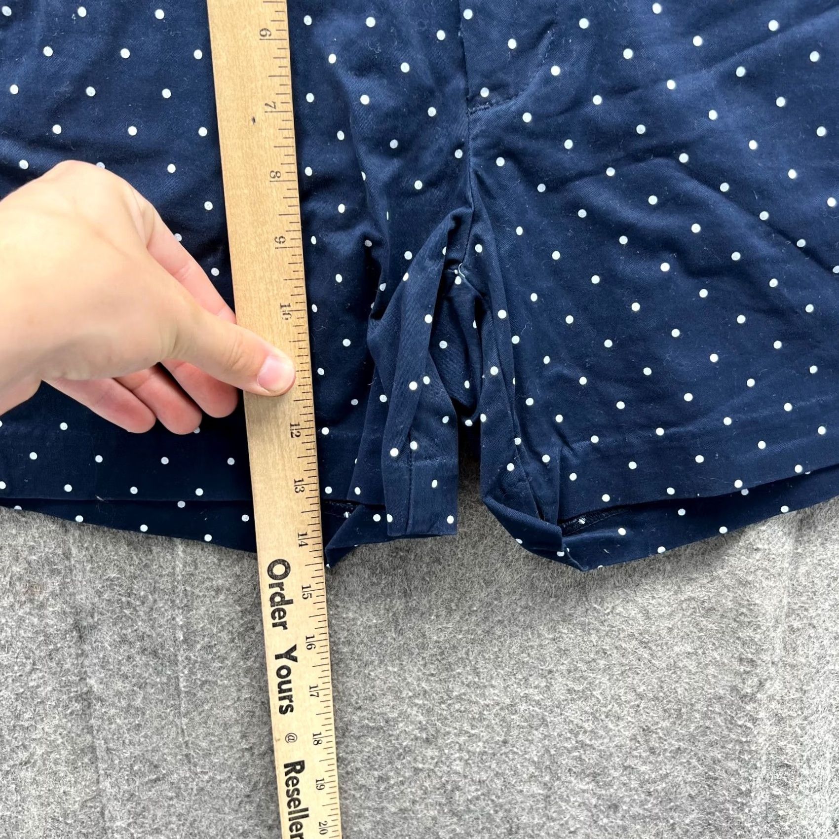 Tommy Hilfiger VINTAGE Tommy Hilfiger Shorts Womens 2 Navy Blue White Polka Dot Classic Stretch 5" Size 26" / US 2 / IT 38 - 7 Thumbnail