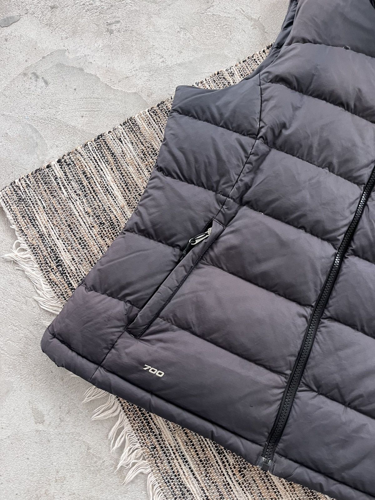 The North Face Vintage The North Face 700 Black Outdoor Puffer Vest Y2K Size XL / US 12-14 / IT 48-50 - 3 Thumbnail