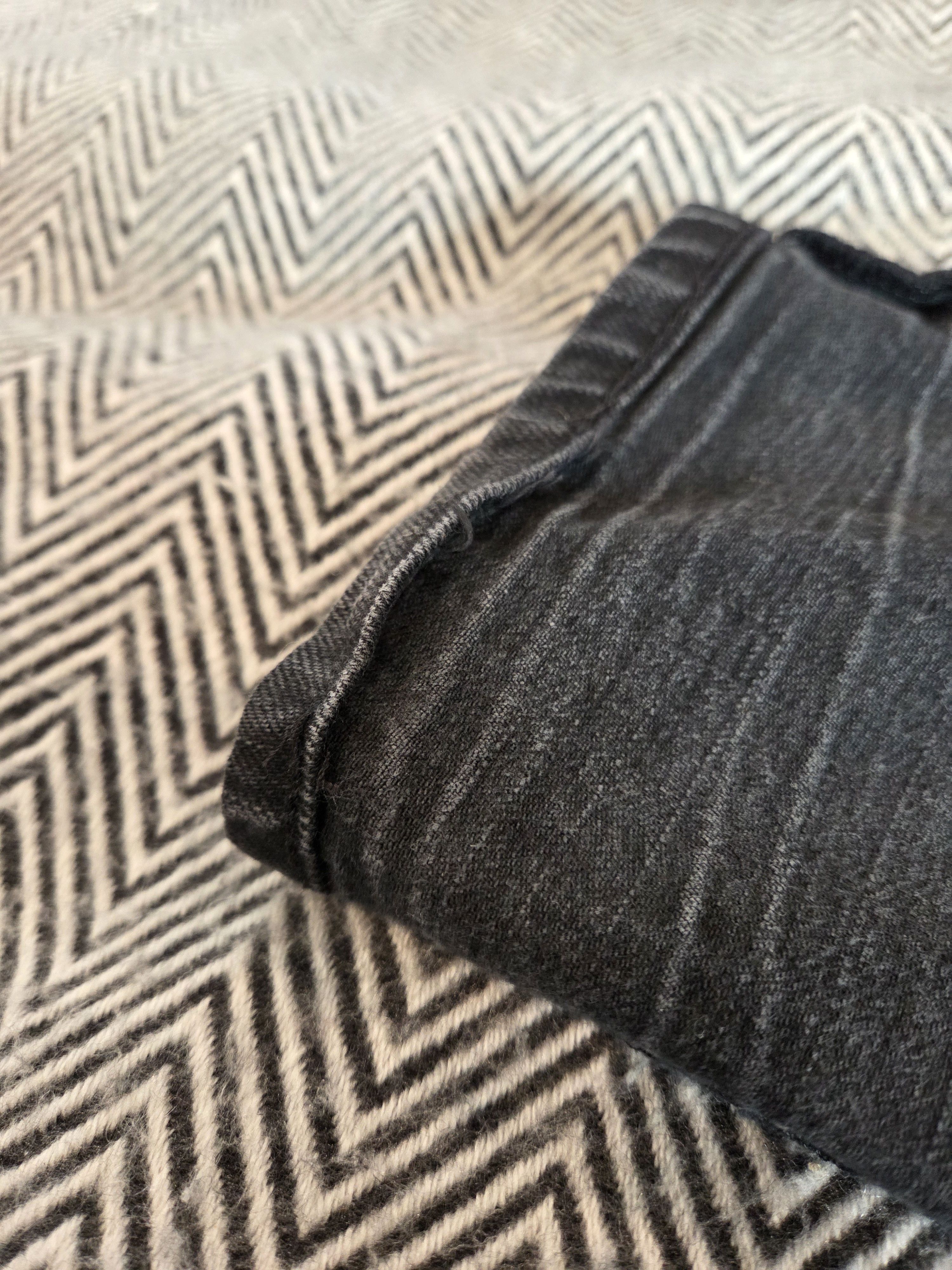 Naked & Famous Kihon Black Stretch Size US 34 / EU 50 - 5 Thumbnail