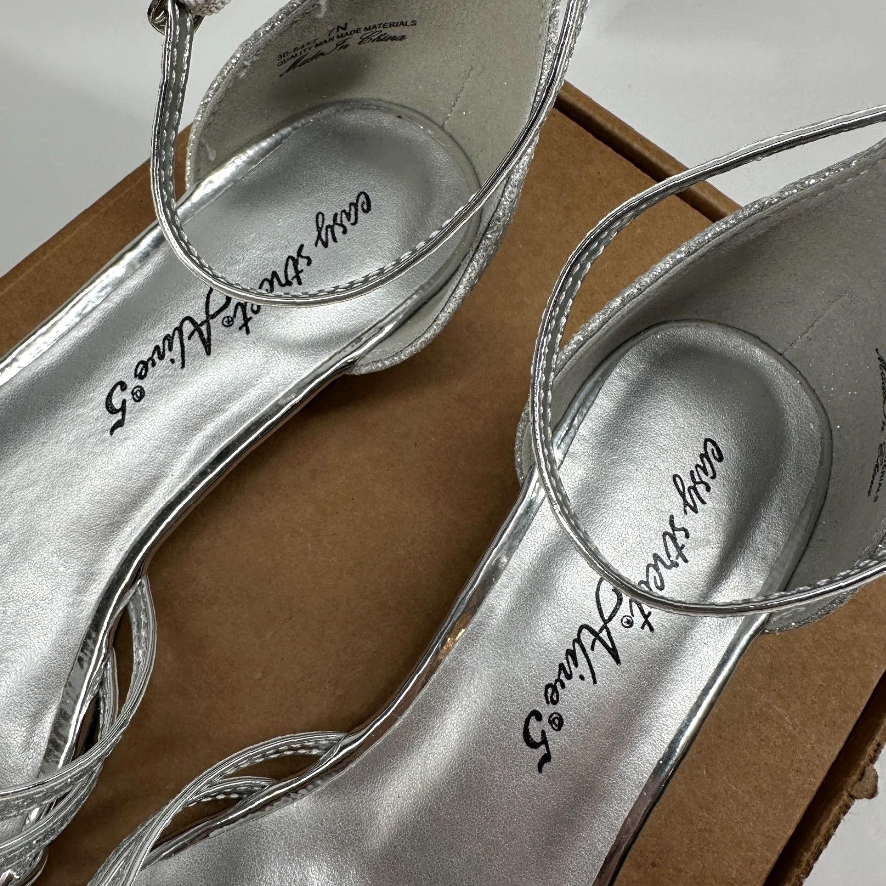 Vintage Easy Street Alive 5 30-8457 Ankle Strap Sandals Silver Open Toe Women's Size 7N Size US 7 / IT 37 - 3 Thumbnail