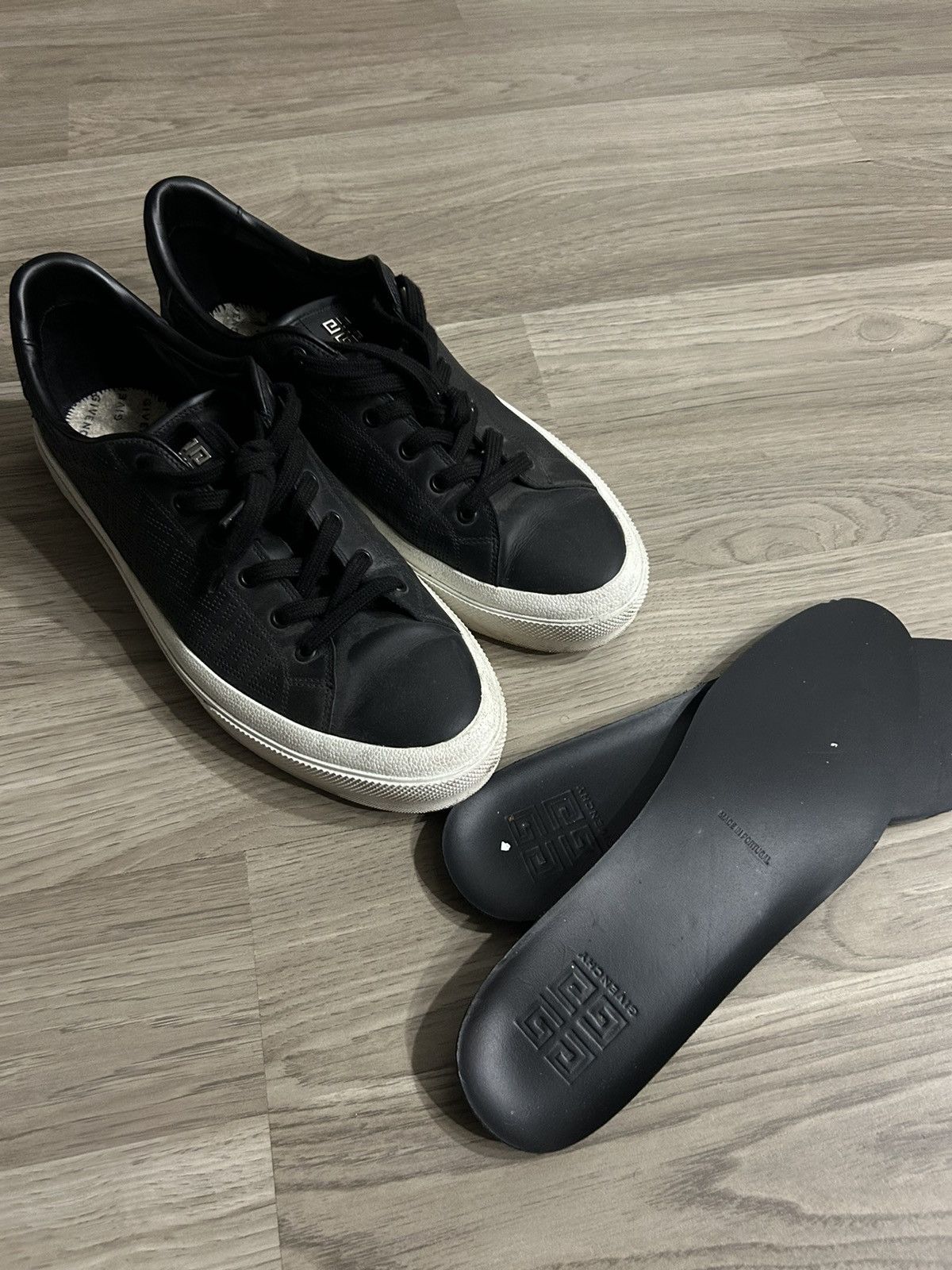 Givenchy Givenchy Court Sneakers Size US 12 / EU 45 - 1 Thumbnail