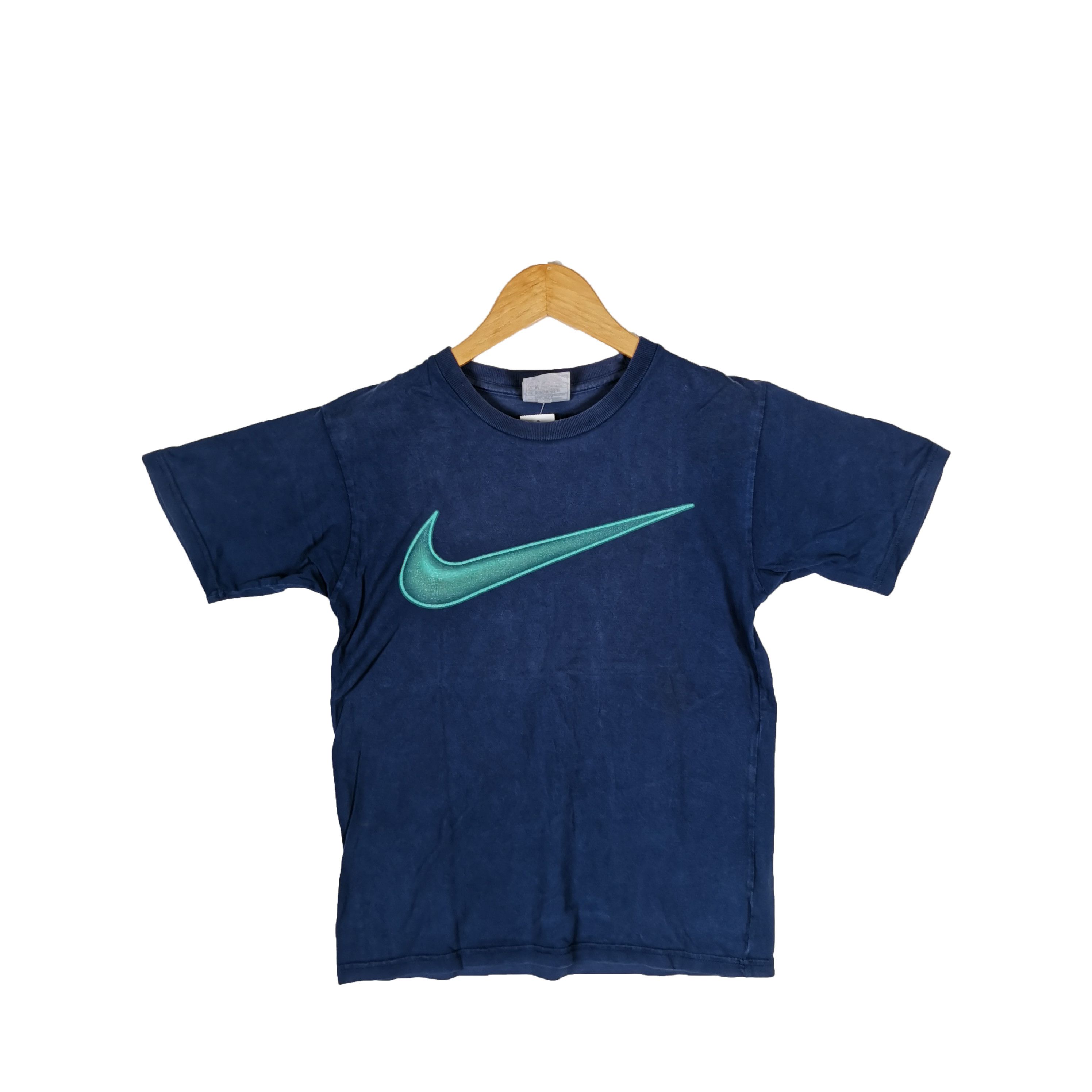 Nike Vintage NIKE Swoosh Tshirt Nike Swoosh Centre Crewneck Tees Size XS / US 0-2 / IT 36-38 - 1 Thumbnail