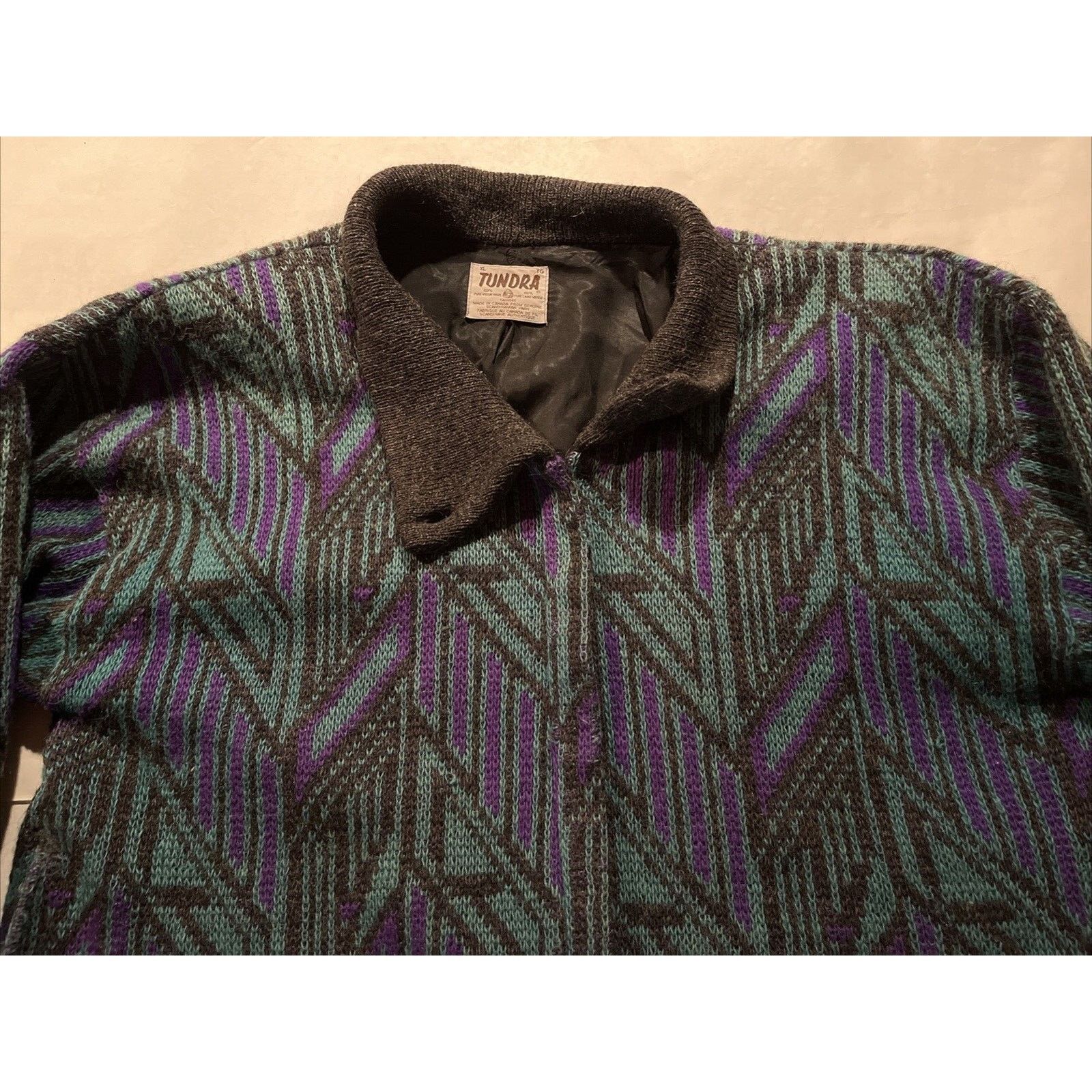 Tundra Tundra Canada Vintage Men’s XL Green Geometric Wool Sweater Size US XL / EU 56 / 4 - 4 Thumbnail