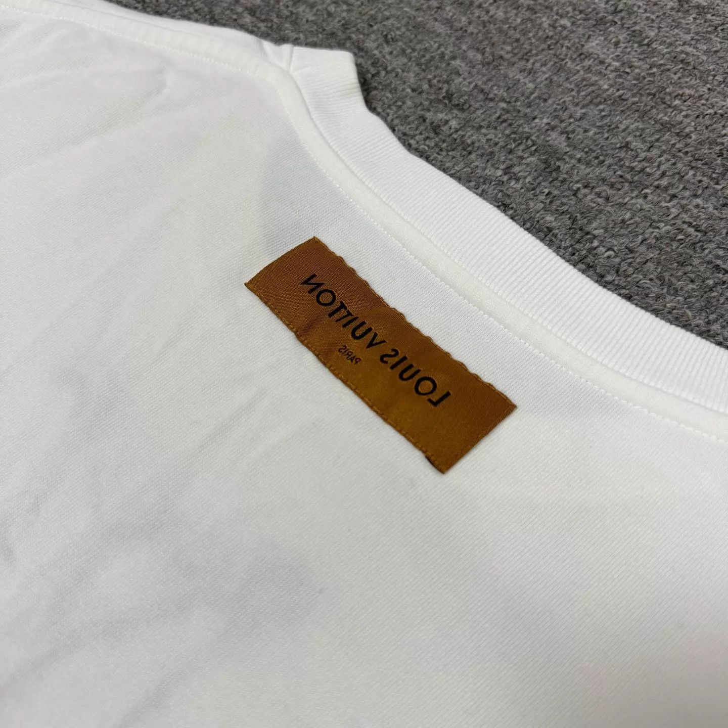 Louis Vuitton LV White Graffiti Letter Print SS Tee M 97 New Size US M / EU 48-50 / 2 - 5 Thumbnail