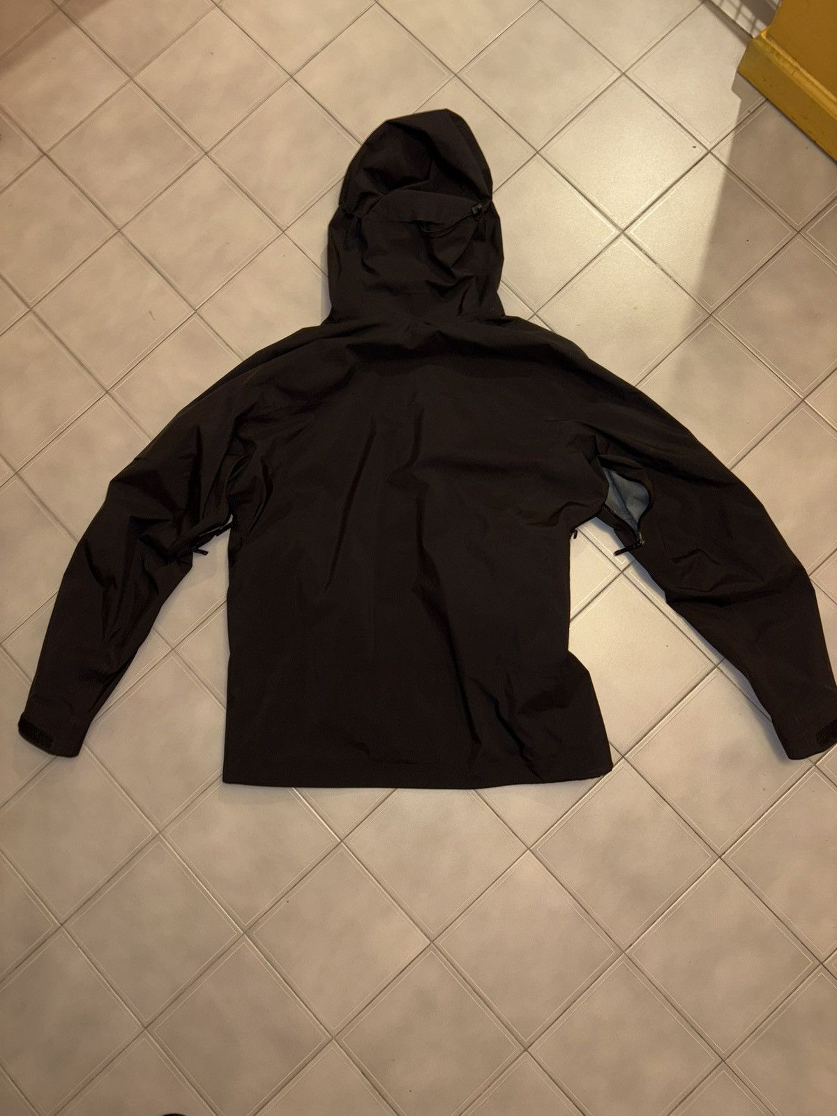 Arc'teryx Arc’teryx Saber AR 24k Gold Jacket Size US L / EU 52-54 / 3 - 4 Thumbnail